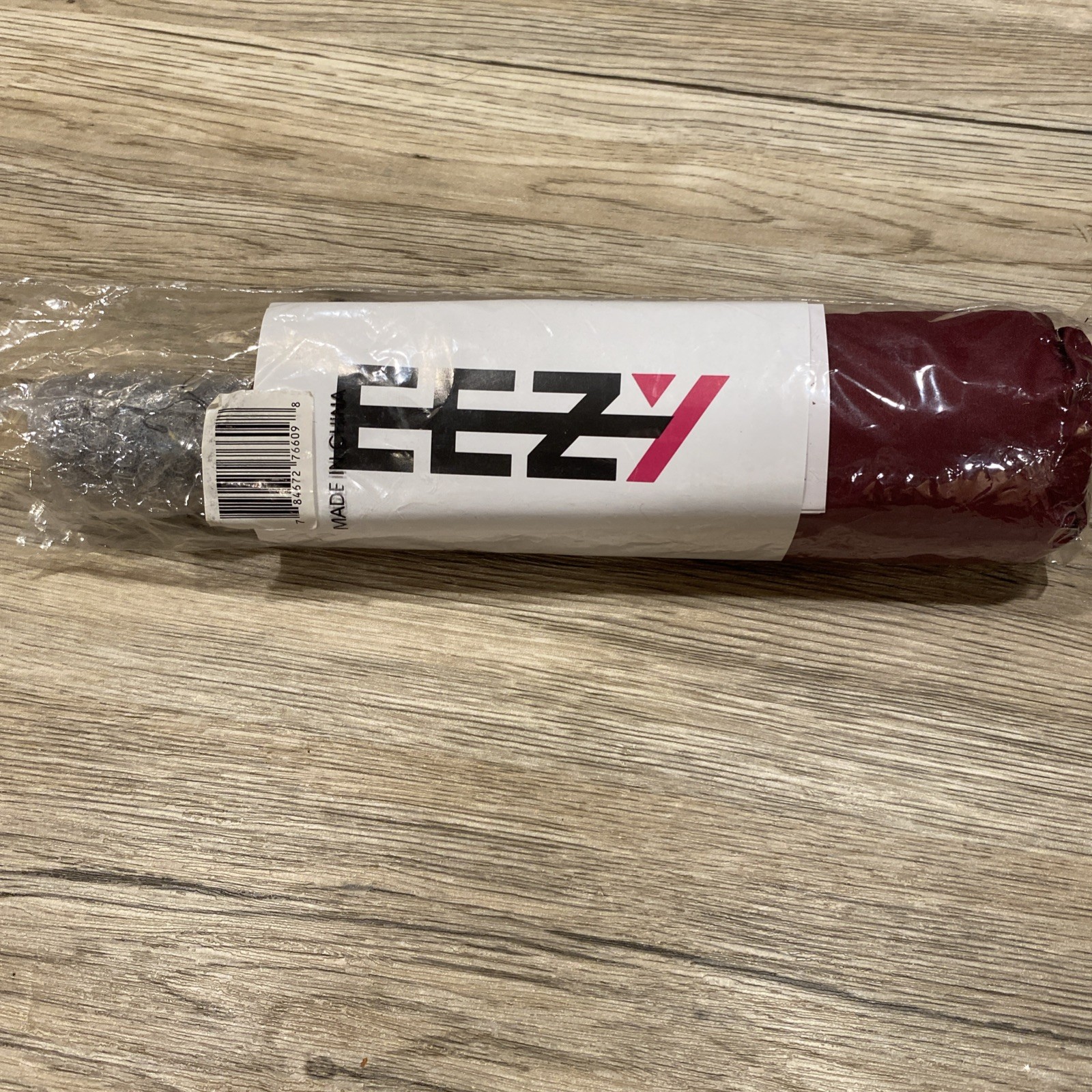 EEZY brand umbrella With Carrying Sleeve -new