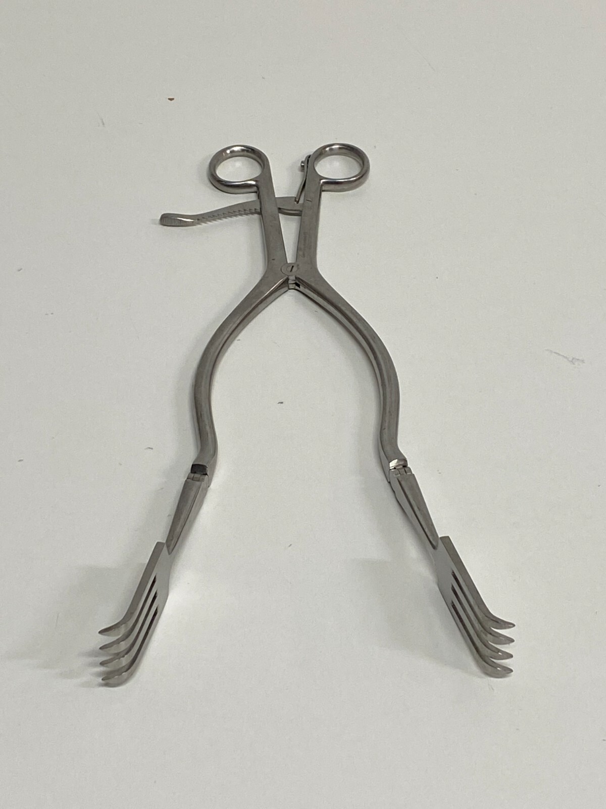 L24: SSI 24-3449 Retractor