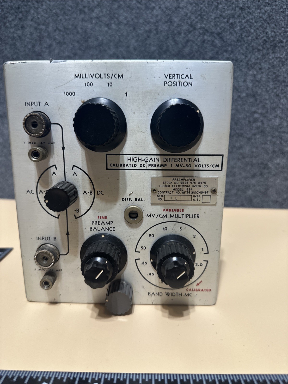 Hickok High Gain BAND CALIBRATED DC PREAMP MV 50 Model 1824