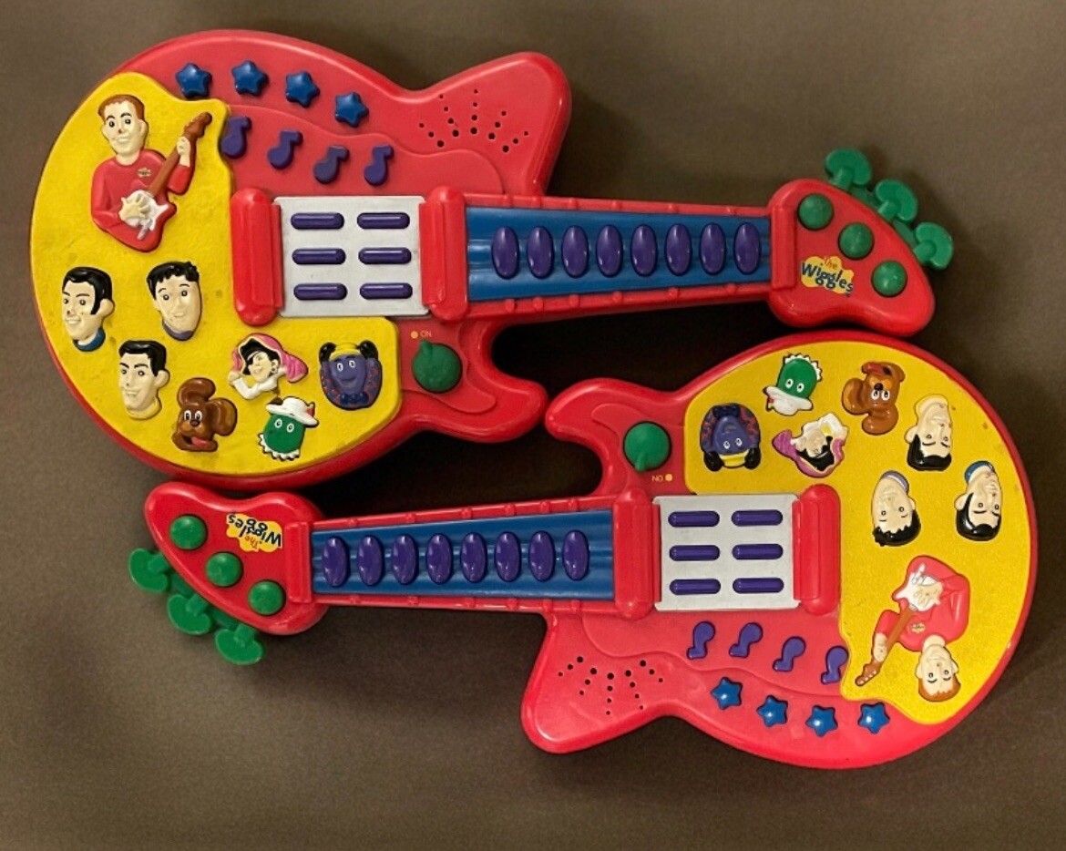 2 VTG 2003 Wiggles Guitar Musical Electronic Play Along Toy WORKS Spin Master