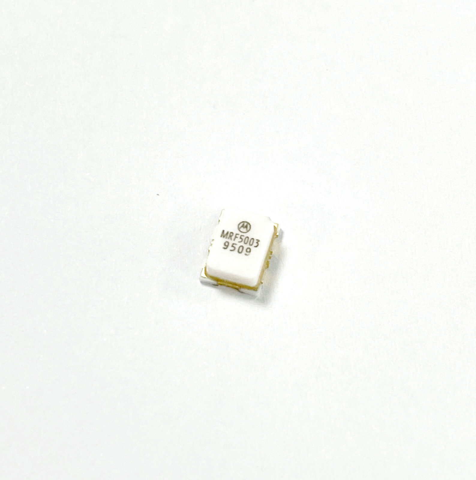 MRF5003 N-CHANNEL BROADBAND RF POWER FET 3.0 W 7.5 Vdc 512 MHz NEW