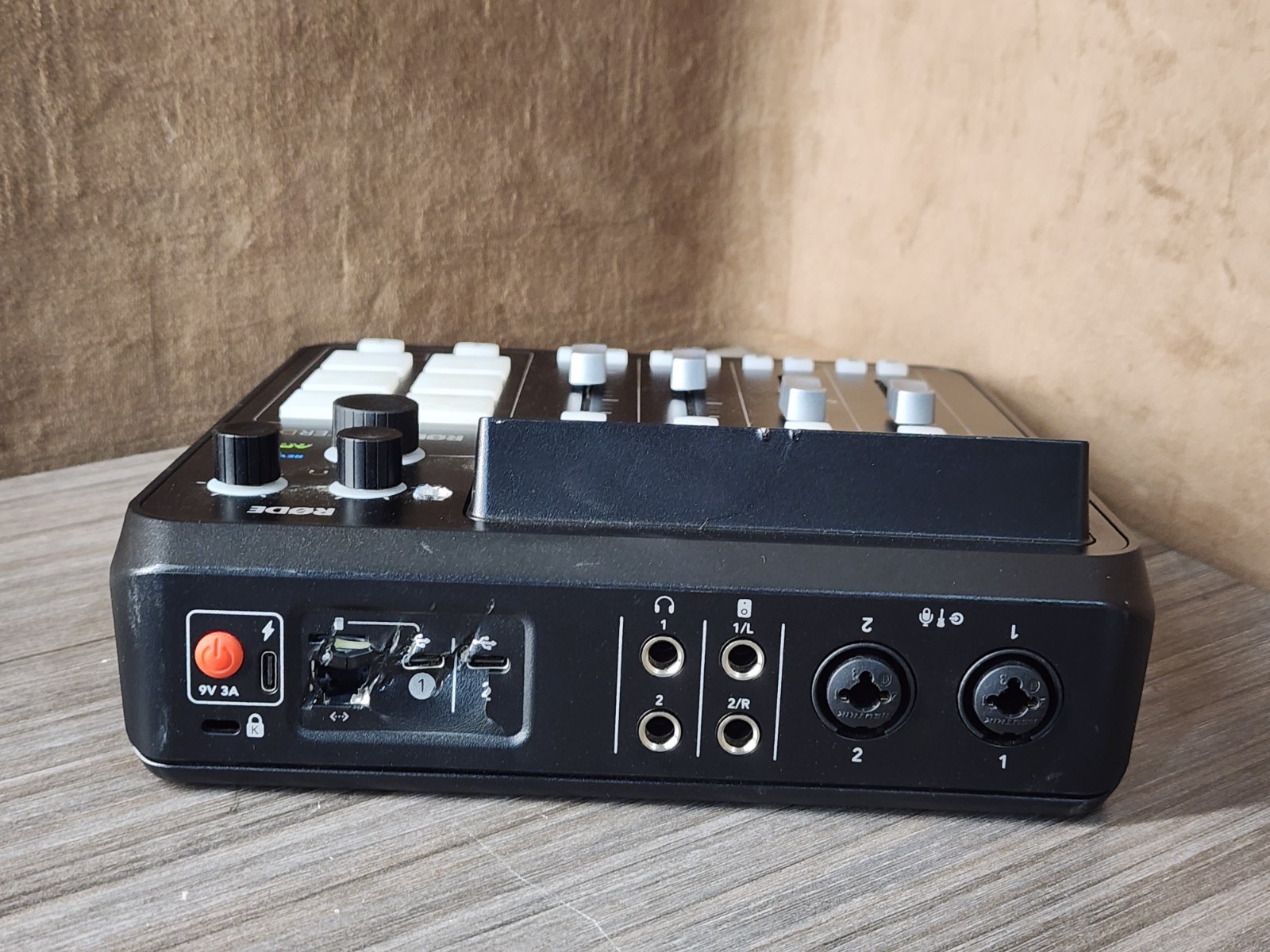 Rode RodeCaster Duo Streaming Mixer Integrated Audio Production Studio