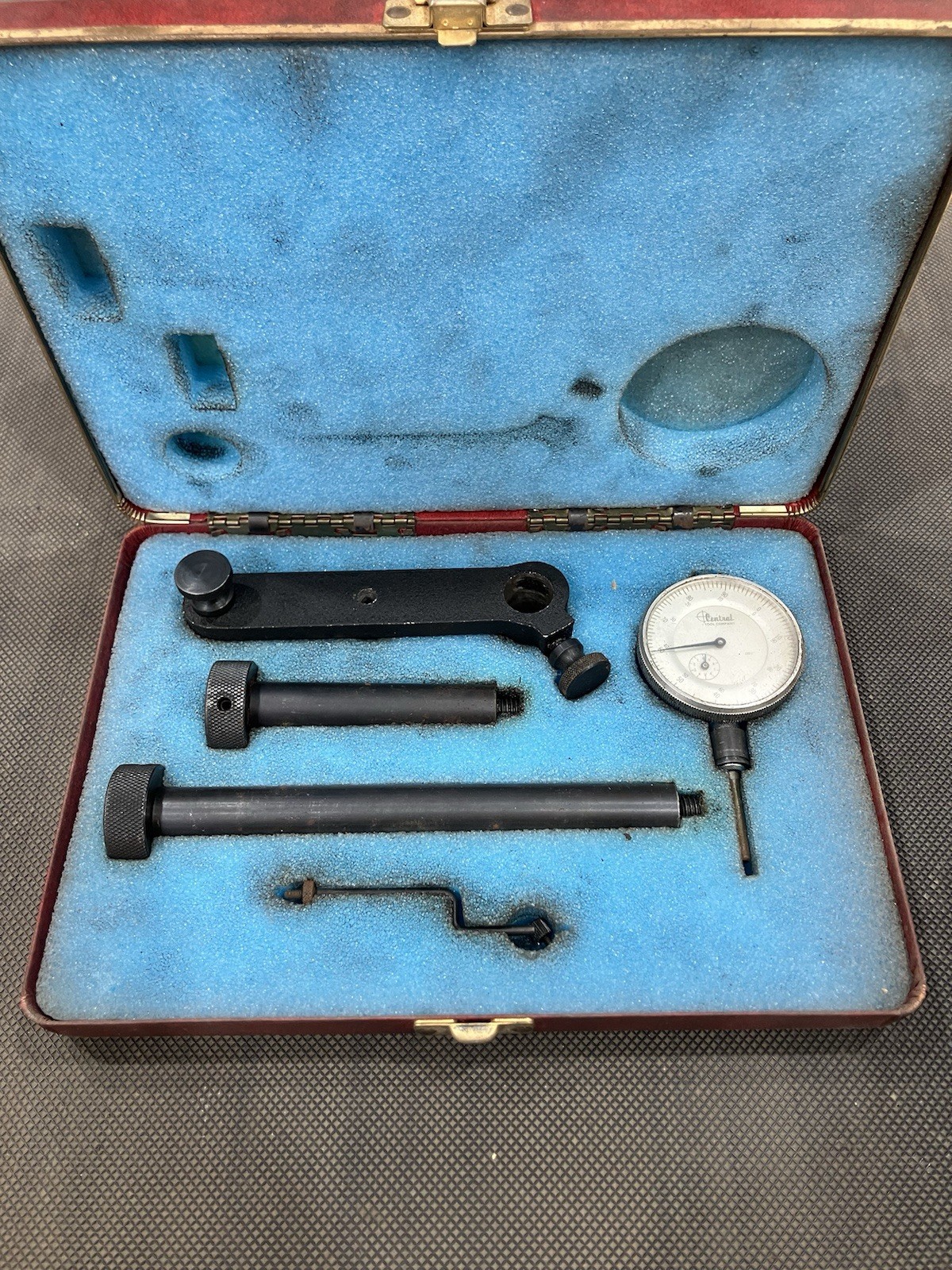Central Dial Indicator Set w/ Case & Accessories - Dial Indicator Type