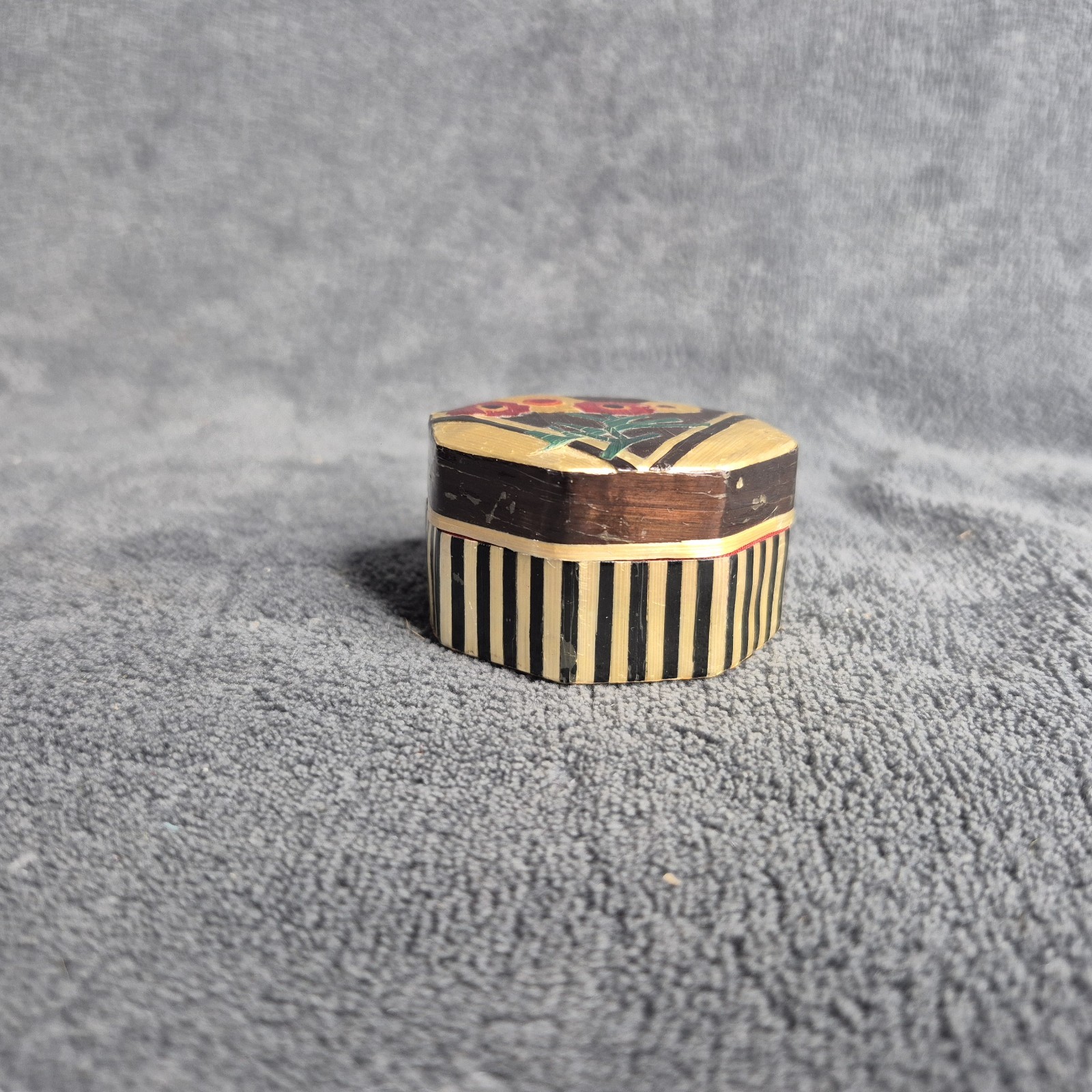 Straw Flower Floral Octagonal Shape Pill Trinket Box