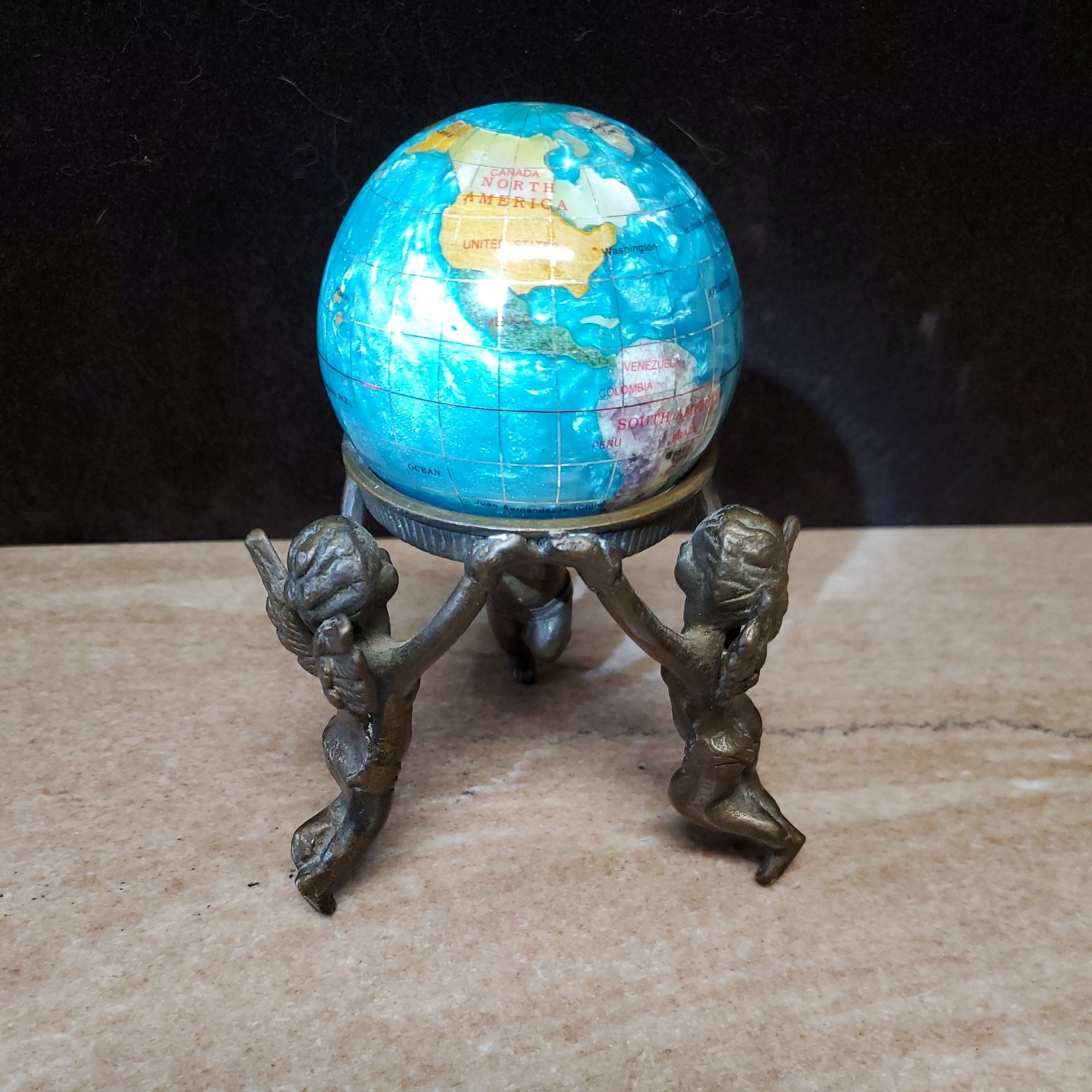 Vtg Alexander Kalifano Globe 3" paperweight w/ vtg Bronze Angel pedestal stand
