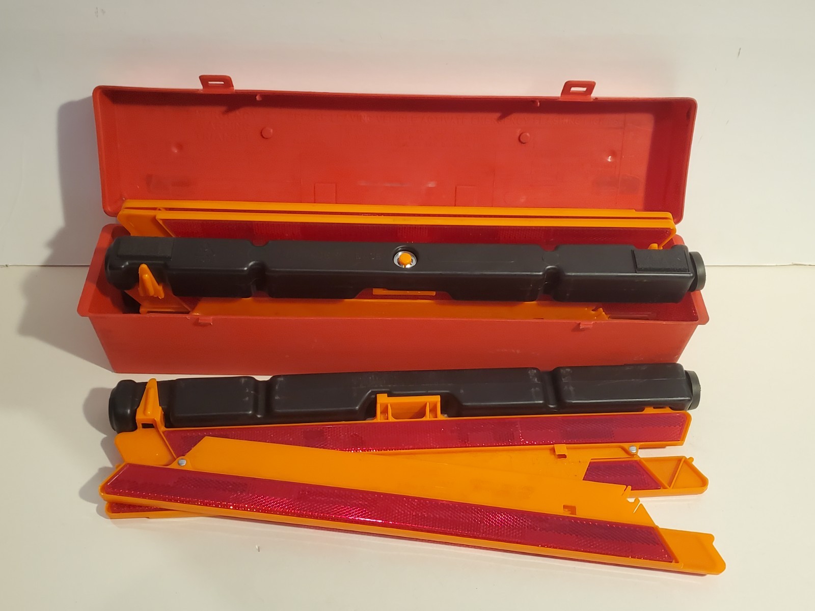 SATE-LITE 711 SAFETY REFLECTOR AUTO CAR TRUCK ROAD EMERGENCY WARNING TRIANGLE