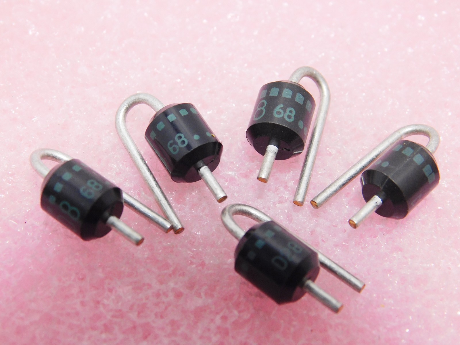 ERD29-08J / DIODE WITH FORMED LEADS / 5 PIECES (qzty)