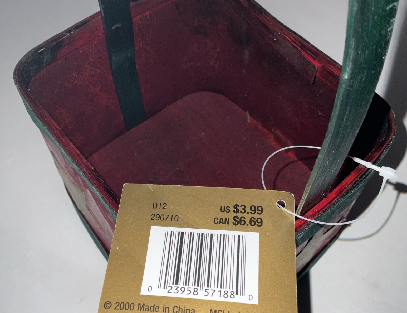 Small Christmas Basket 4.5” X 5”, Red & Green, NWT