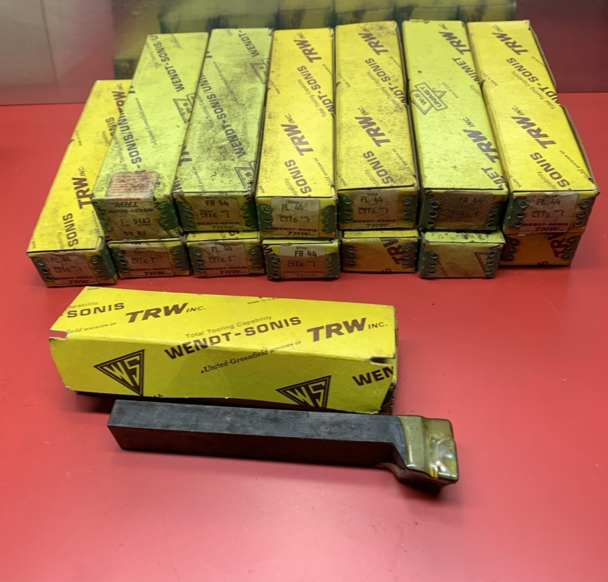 Lot of 14 TRW Turning Carbide Tip Tool Bits 1" High (NOS) FR44 CY16 (NOS)