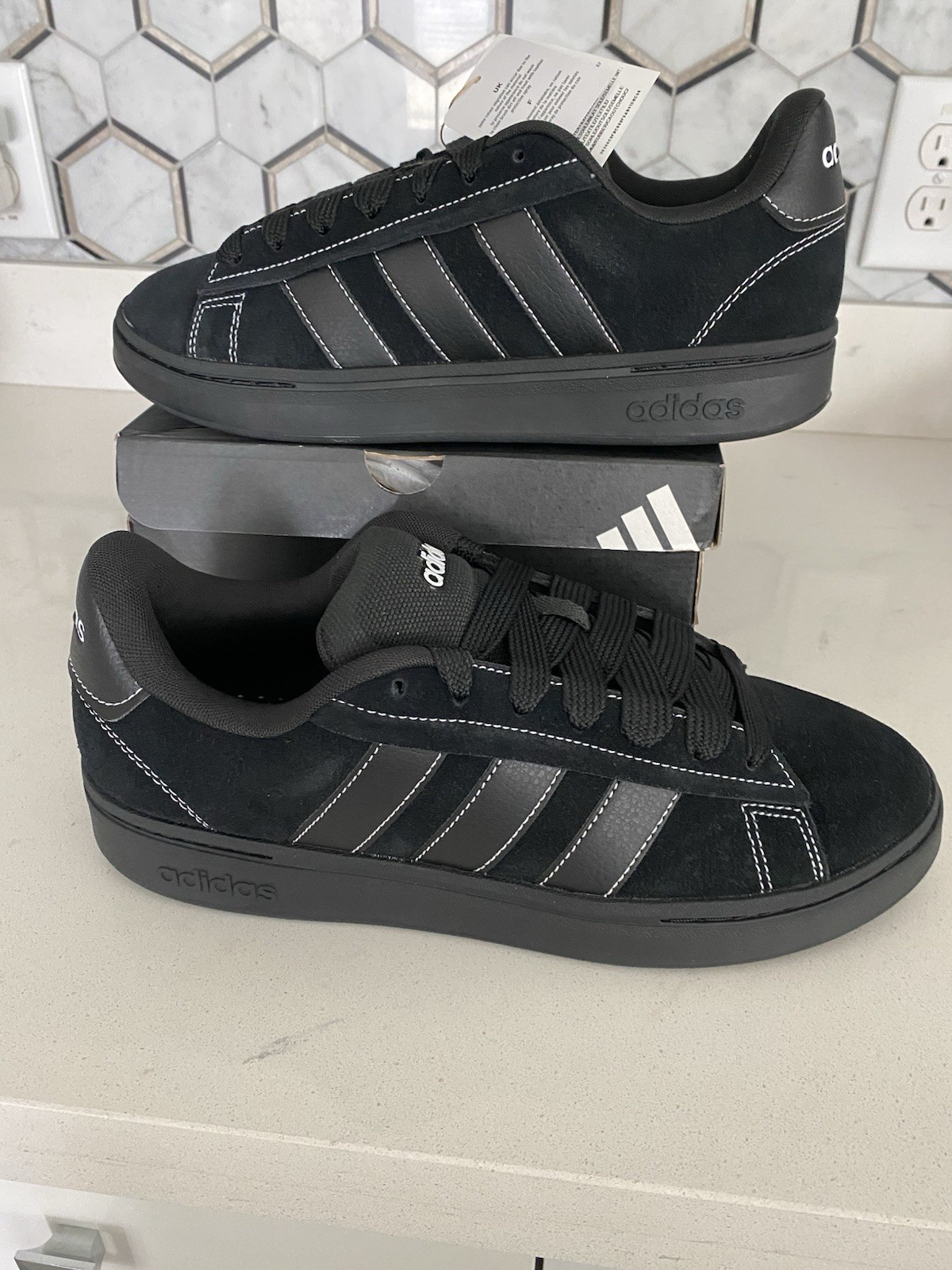 NEW  Mens Adidas Grand Court Alpha 00s Sneakers Shoes, size 9