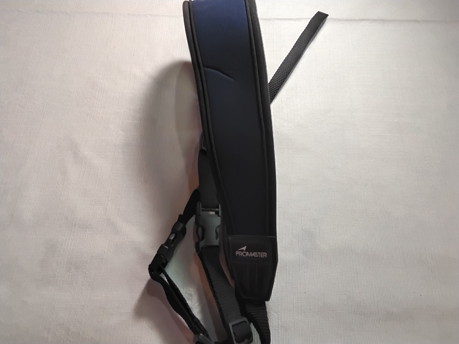 Promaster neoprene sturdy wide quick release strap camera neck/shoulder strap.