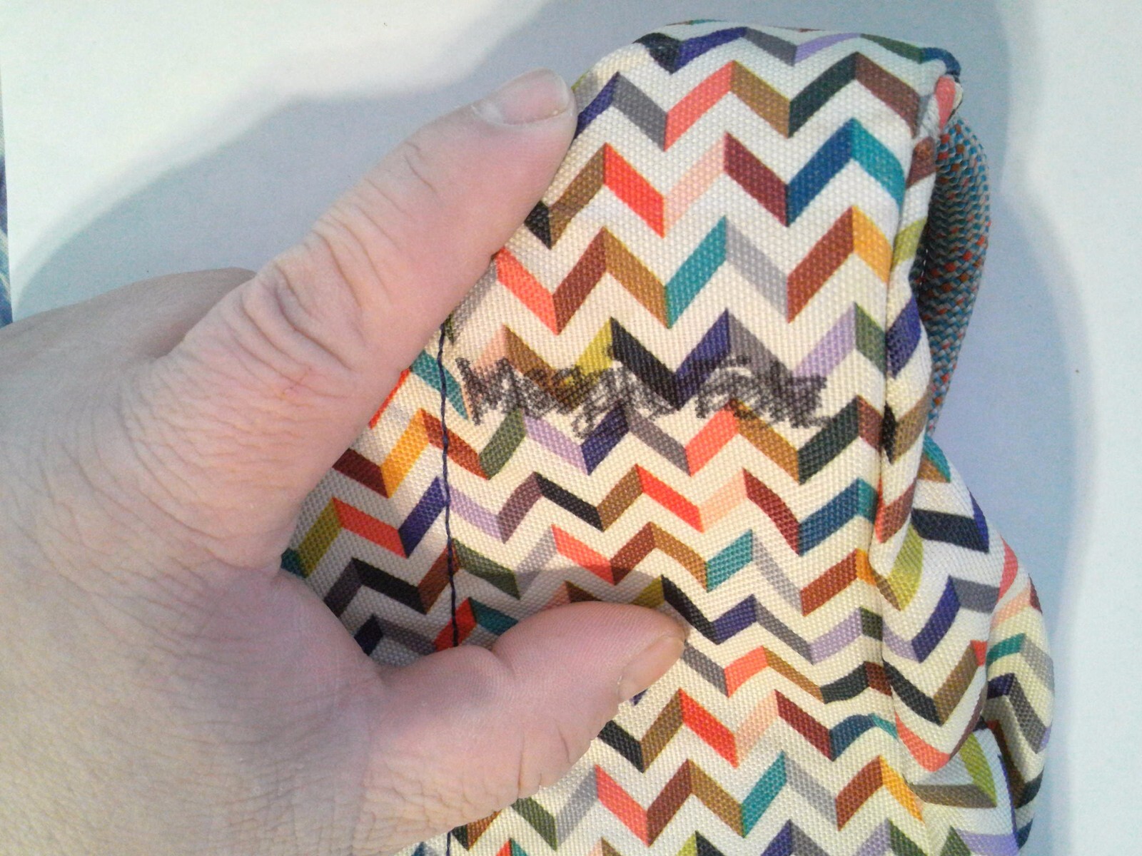 Kavu Rope Sling Bag Crossbody Backpack Multicolor Chevron Pattern Nice!