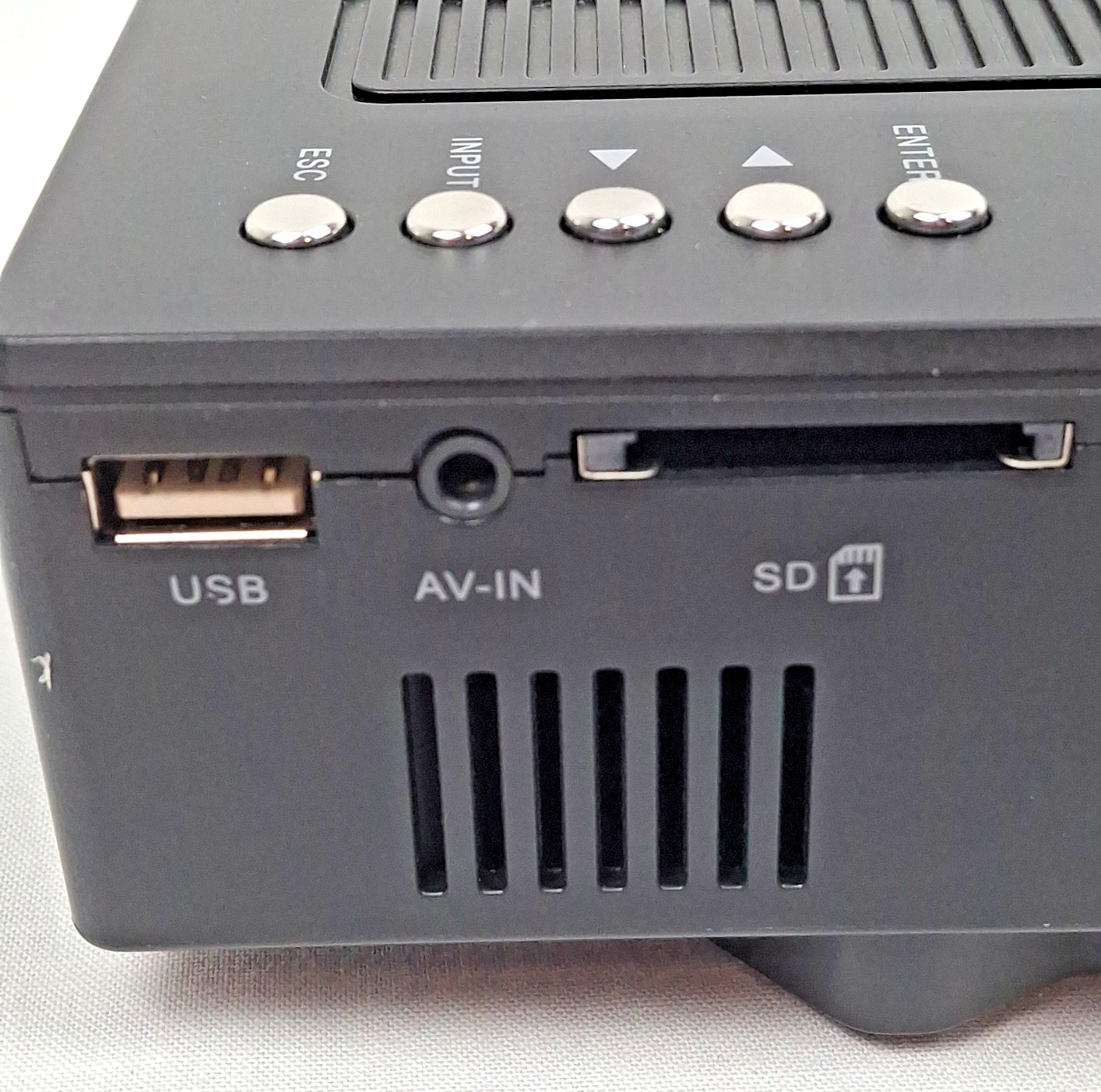 LED Entertainment Projector LCD Image System Projects Up To 60" (Portable Mini)