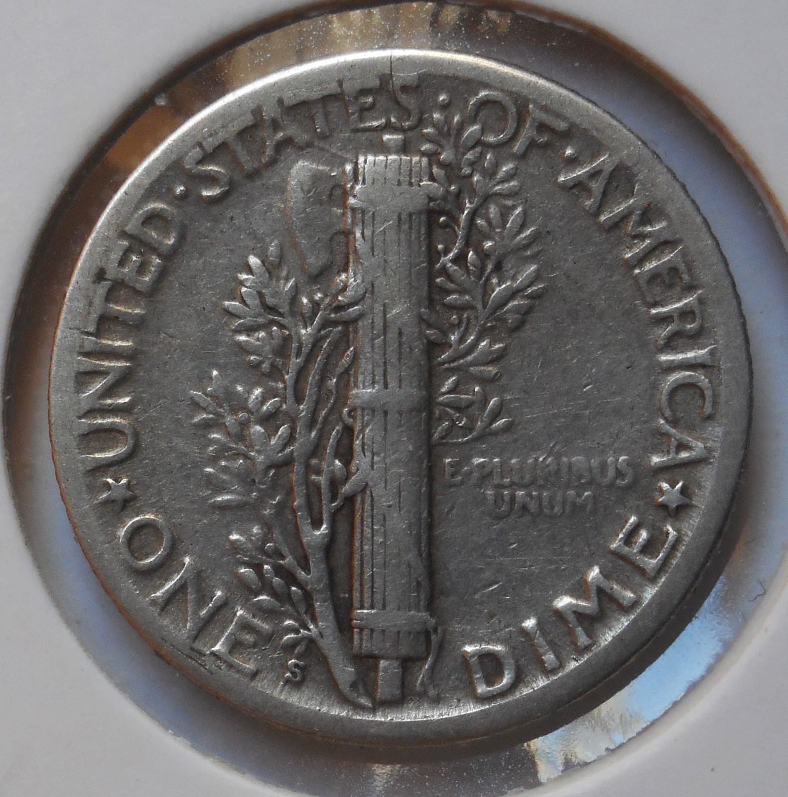1927-s . . Mercury Dime . VF+ . Original . Very Fine+