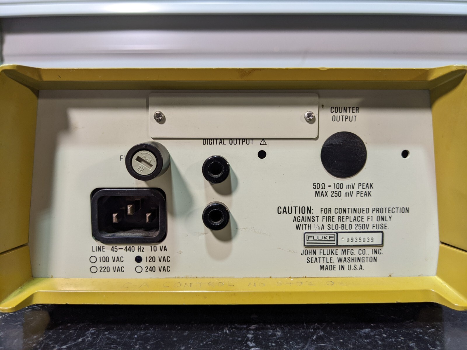 Fluke 8921A True RMS Voltmeter / 30 DAY GUARANTEE