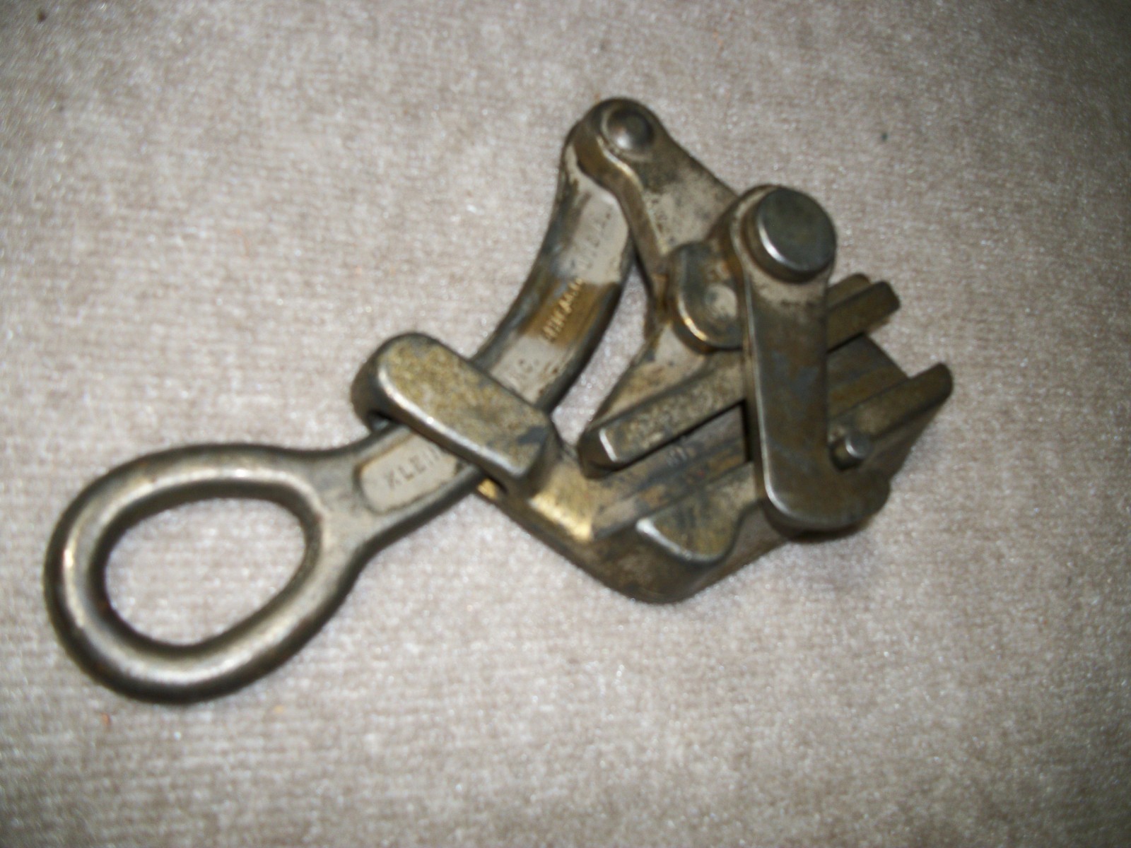 KLEIN 1686-10  CABLE GRIP     10,000 LBS