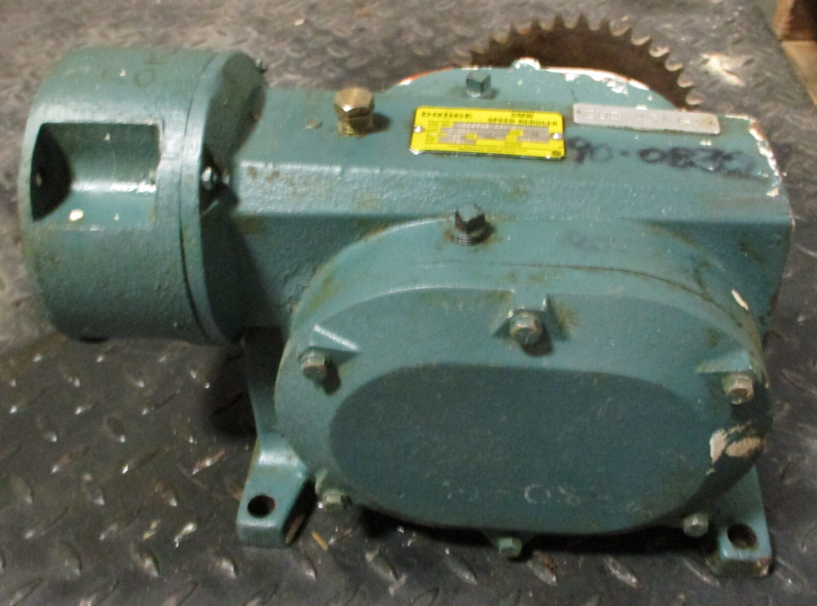 Dodge CM21A Speed Reducer 288:1 Ratio .65HP Max 1750RPM 4060LB-IN 1-1/2" Shaft D