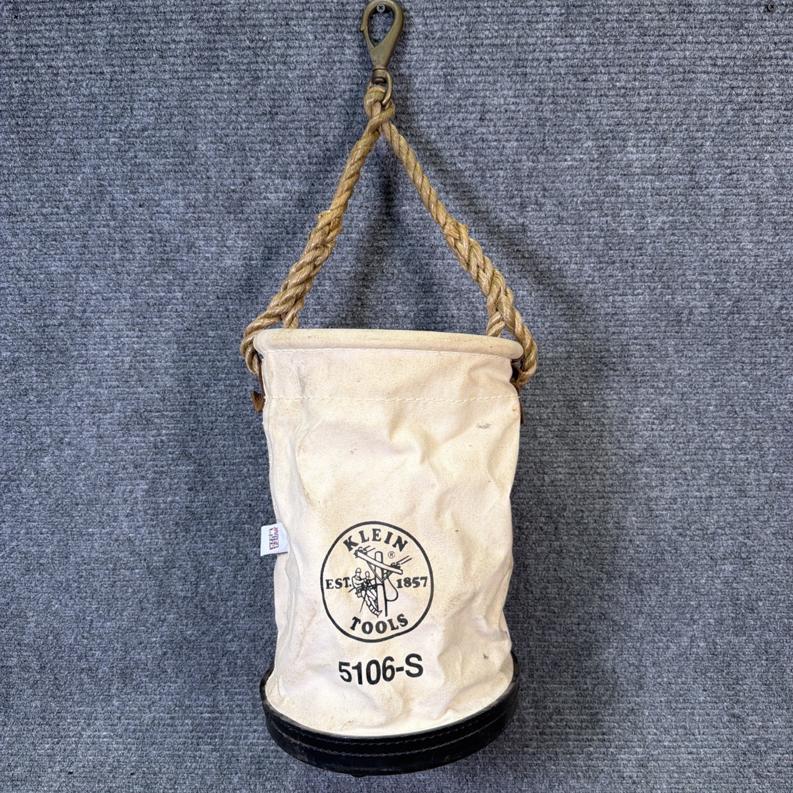 KLEIN TOOLS 5106S Bucket Bag,Canvas, Made In USA Used Condition Nice Hanging Bag