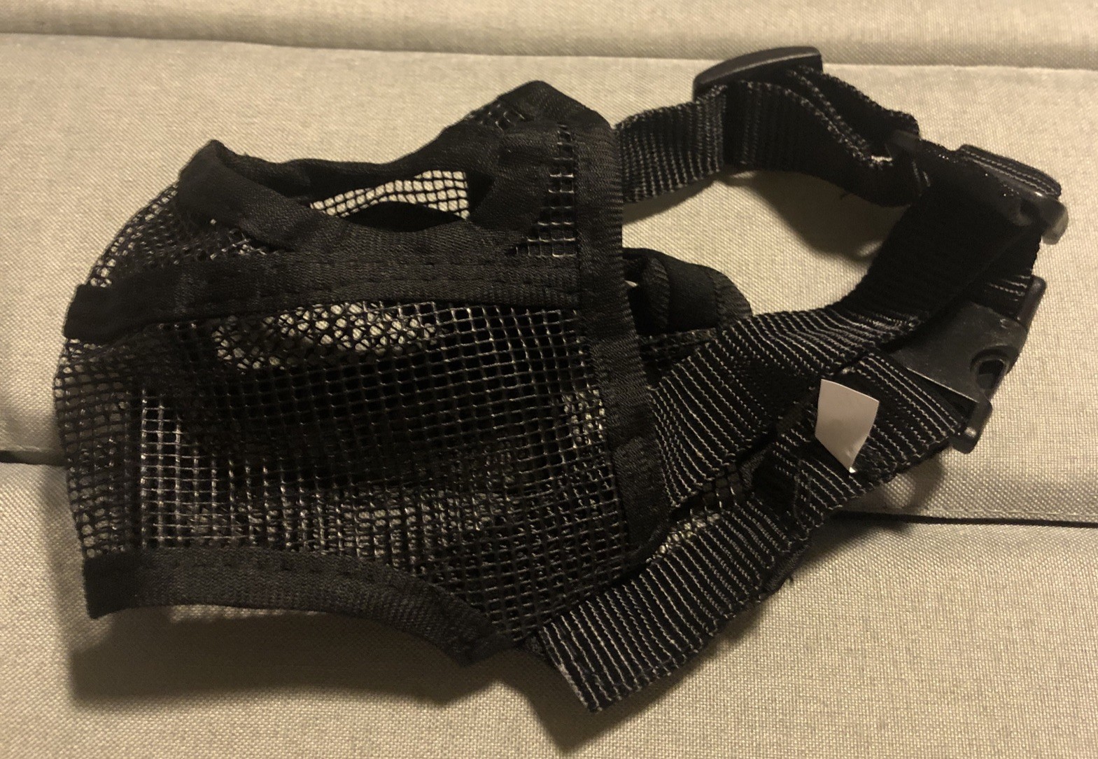Dog Short Snout Licking (S/Black) New