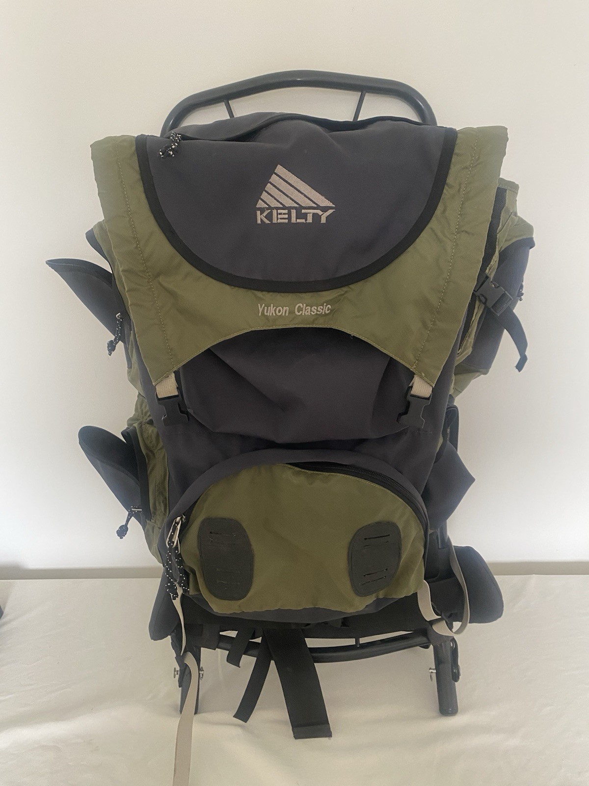 Kelty Yukon Classic Backpack Adjustable External Frame Green Black EUC