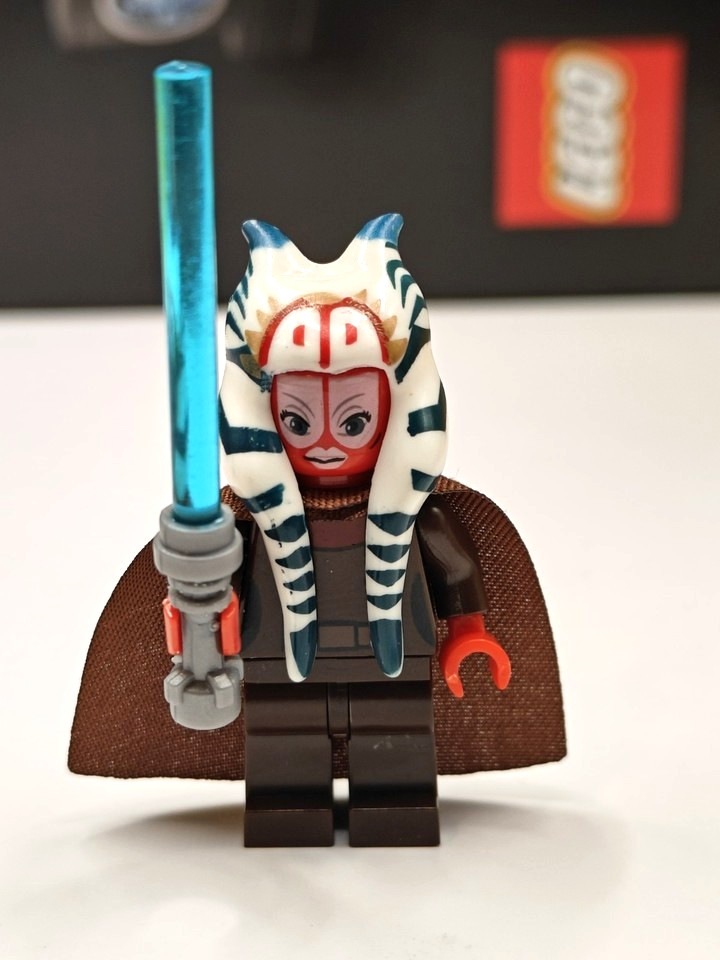 *NEW* Lego stud + Star Wars Jedi Shaak Ti Custom Minifigure 7931 T6 Jedi Shuttle