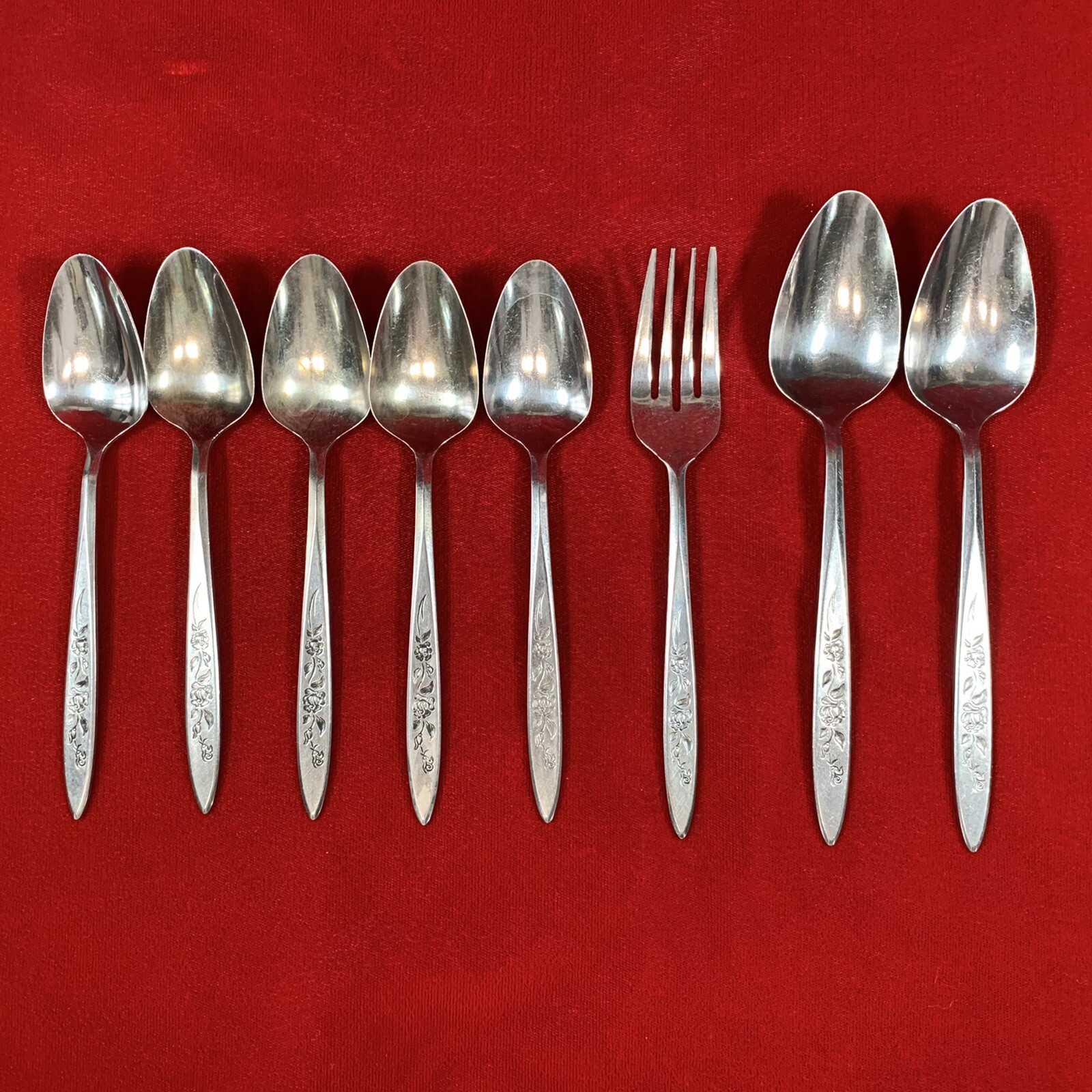 Lifetime Floral Pattern Japanese Flatware 8 Pieces