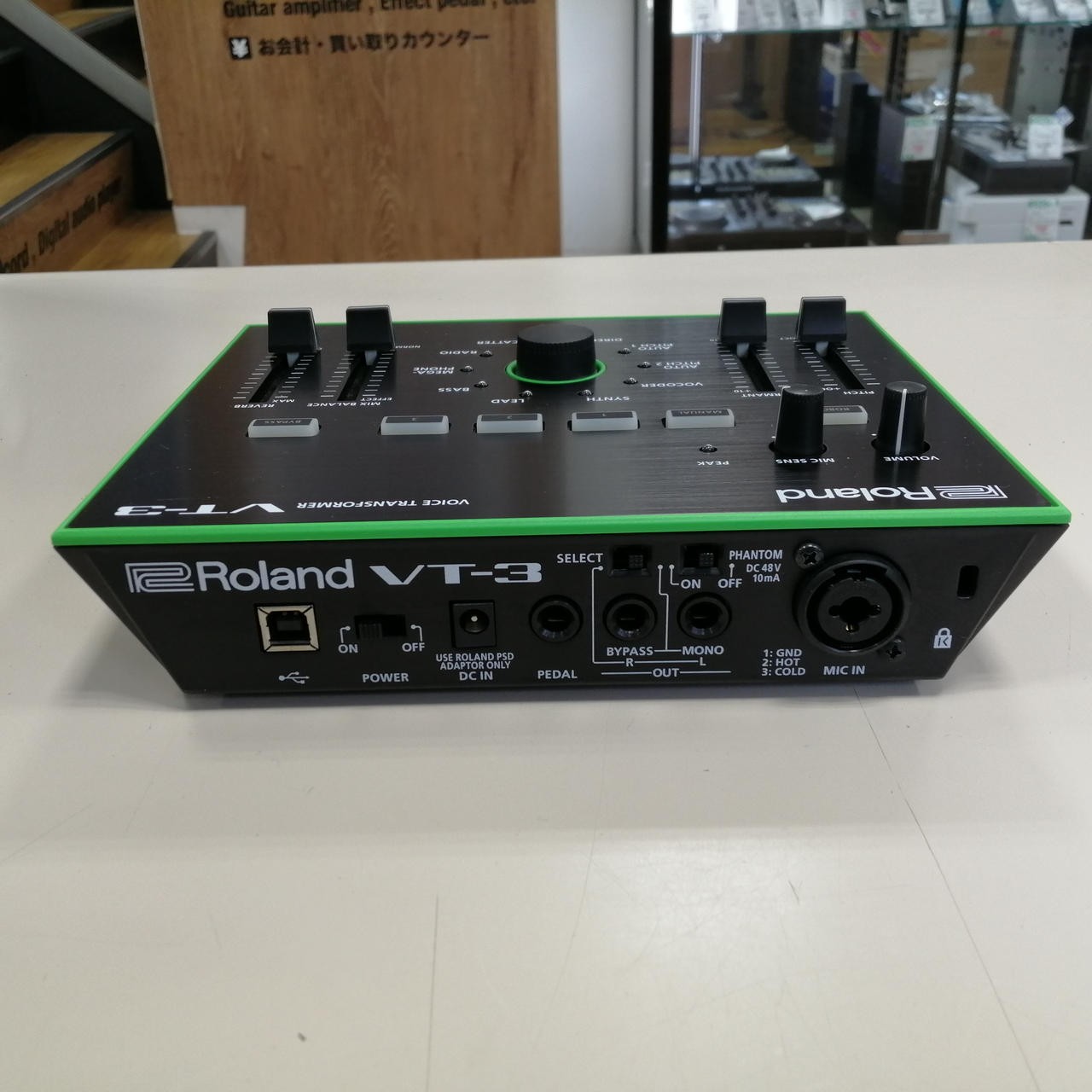 ROLAND Model VT-3 Voice Transformer