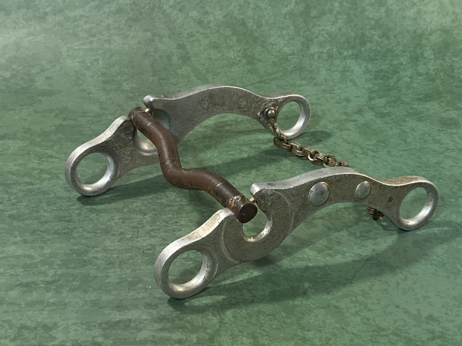 Vtg Western Cast Aluminum Roping Horse Bit Low Swivel Port Sweet Iron Curb Chain