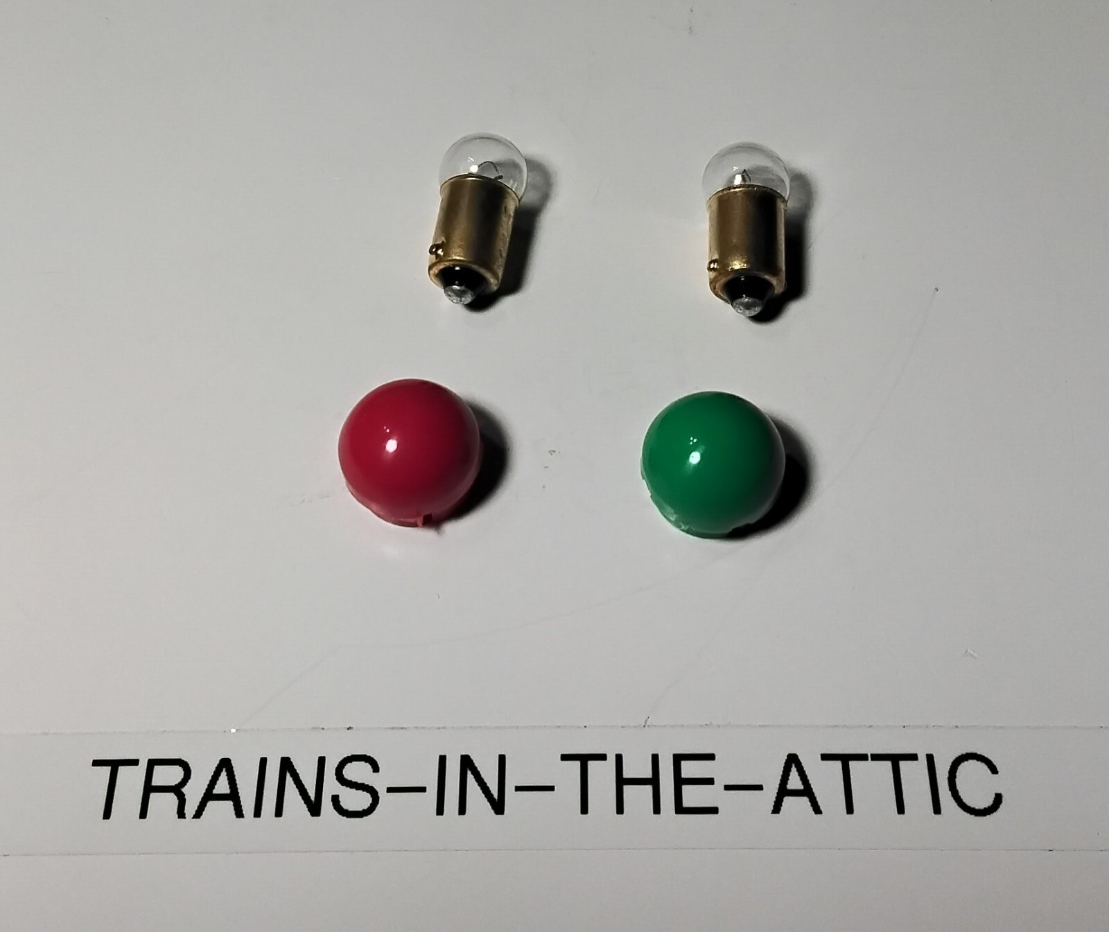 LIONEL TRANSFORMER LENS AND BULBS FOR R & V TRANSFORMER RED R-68 GREEN R-69  NEW
