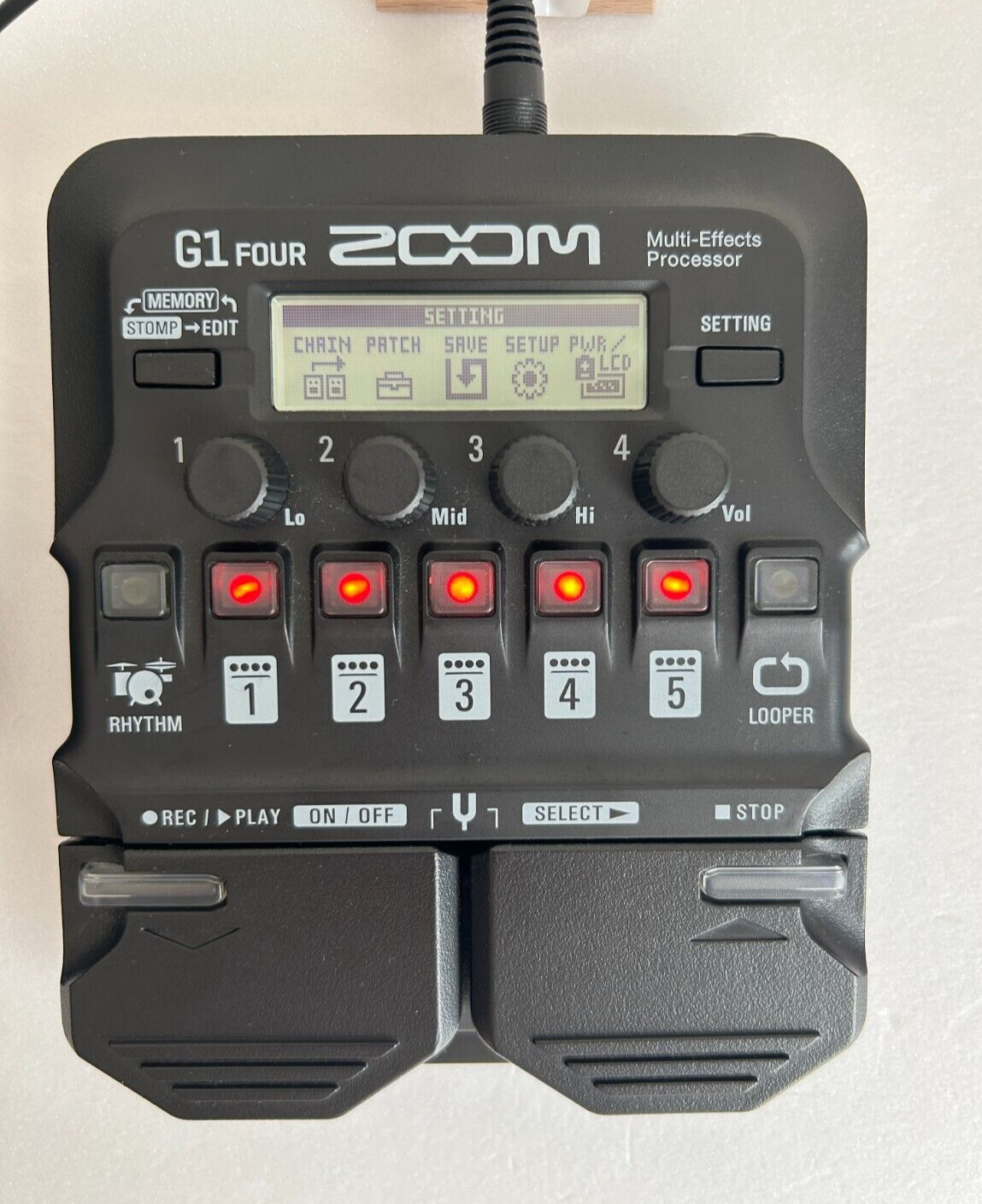 Zoom G1 Four Electric Guitar Bass Pedal Multi-Effects Processor Tested w/box