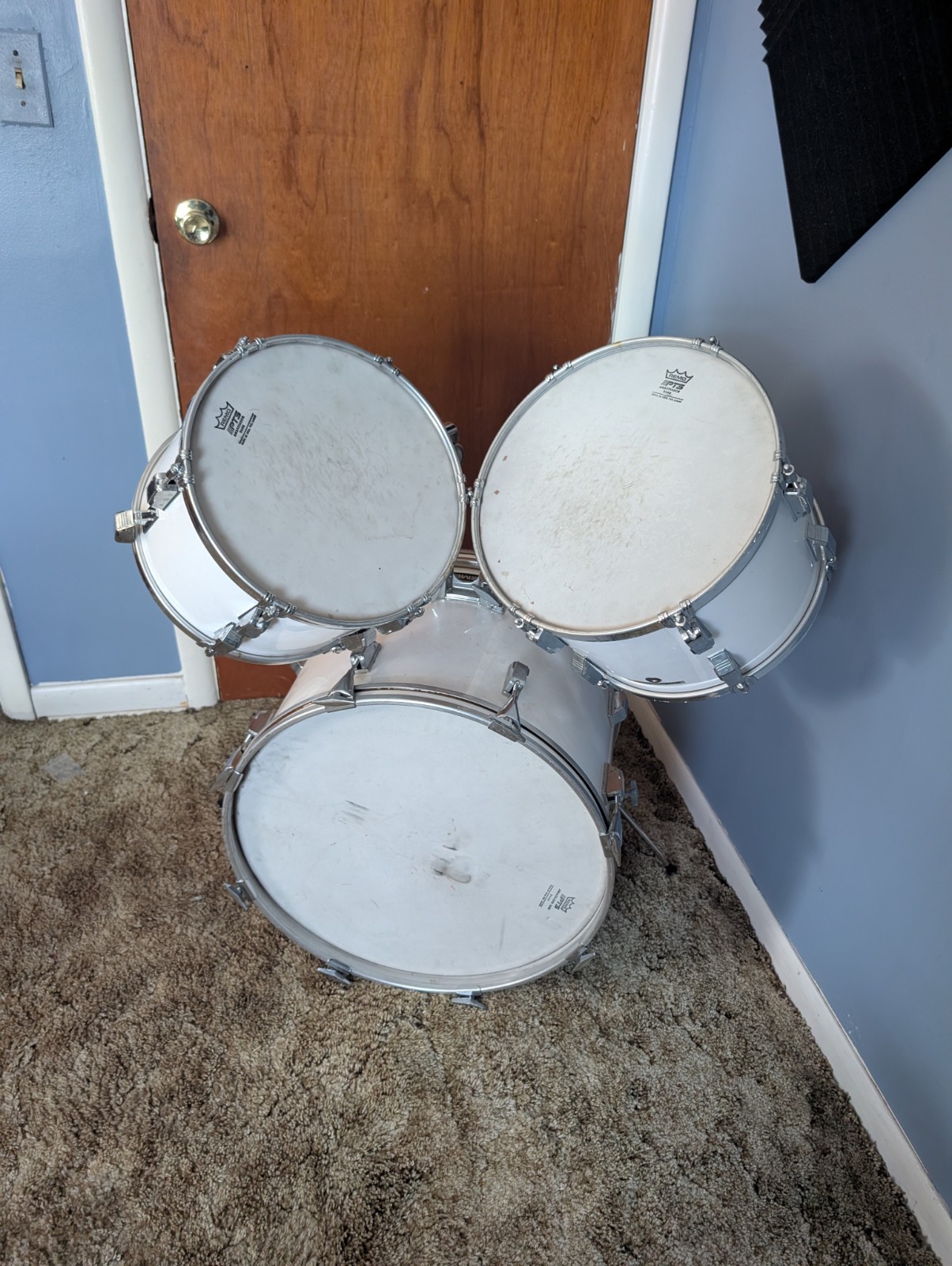 USED Remo Quadura White Drum Set (See Description For Further Details)