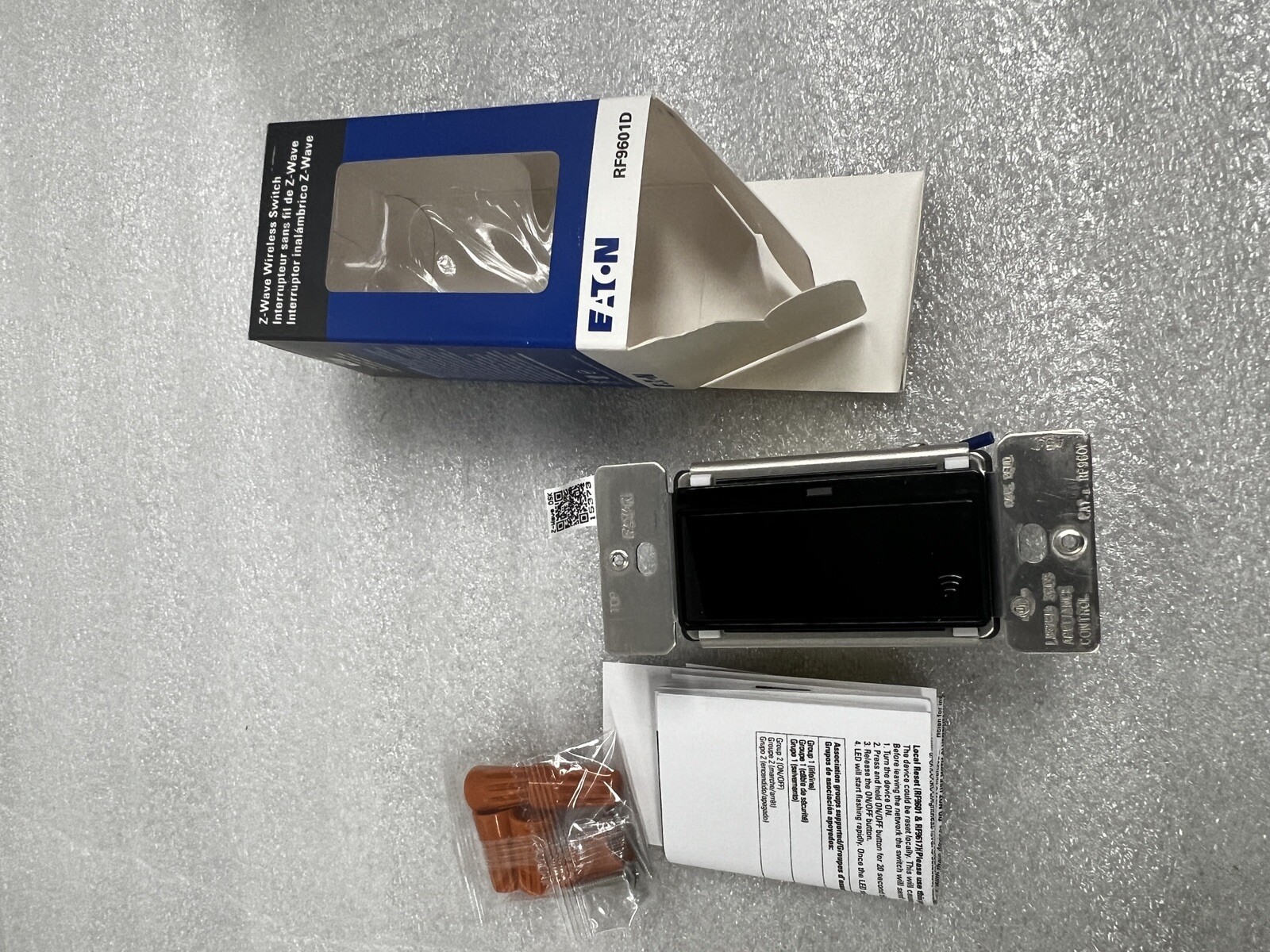 Eaton RF9601DBK Eaton Z-Wave plus decorator switch
