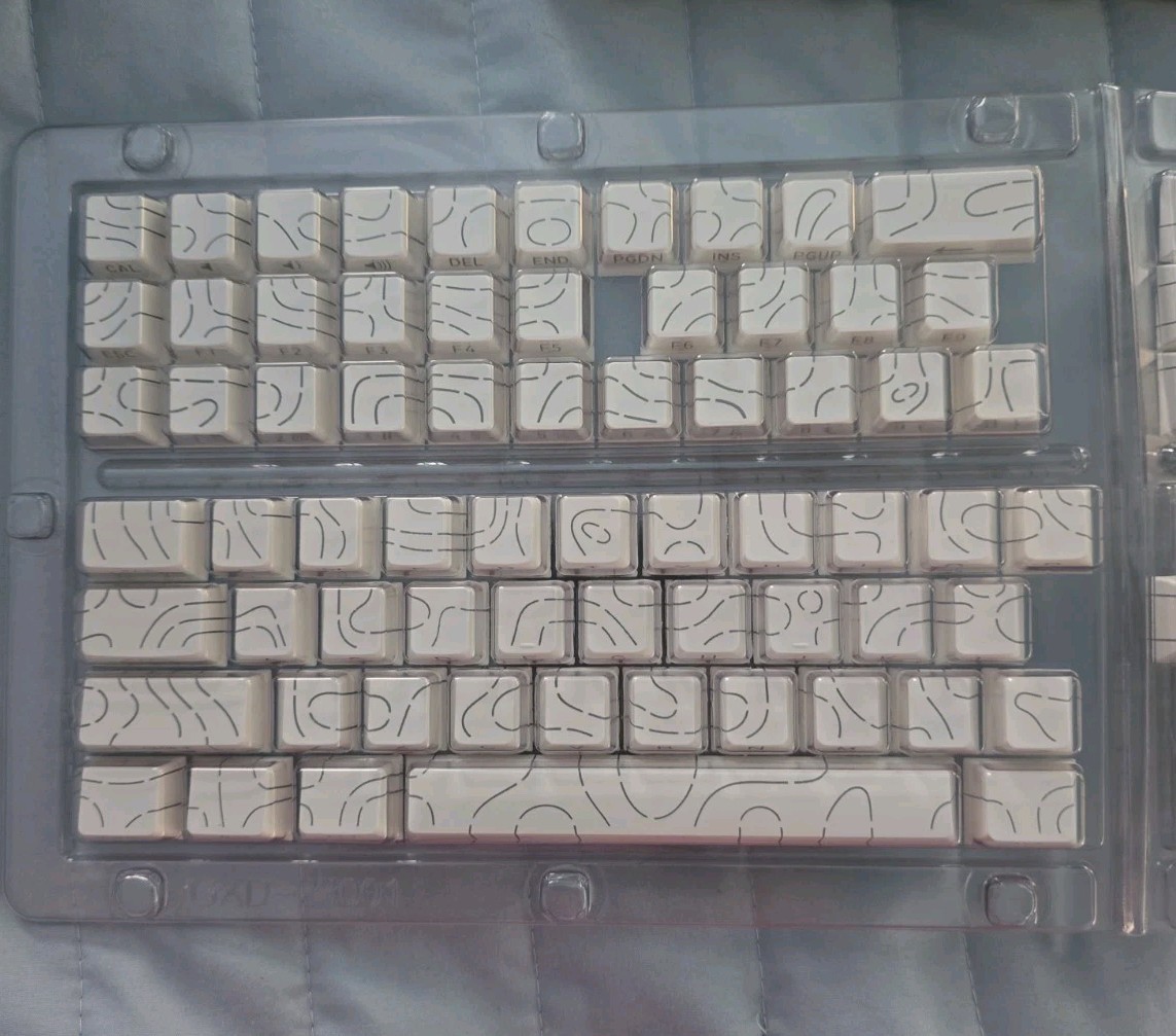 Topographic white keycaps PBT, OEM Height, 133 keys
