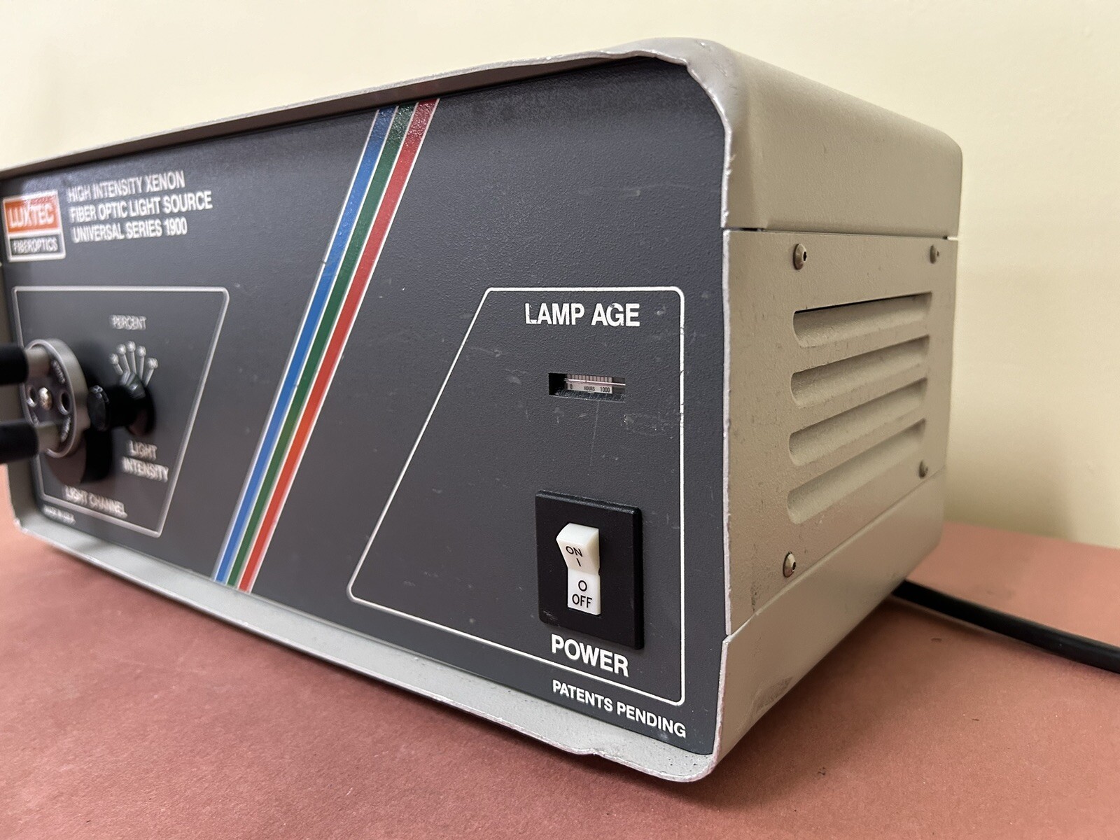 LUXTEC FIBEROPTICS HIGH INTENSITY XENON 1900 LIGHT SOURCE, Cable Not Included