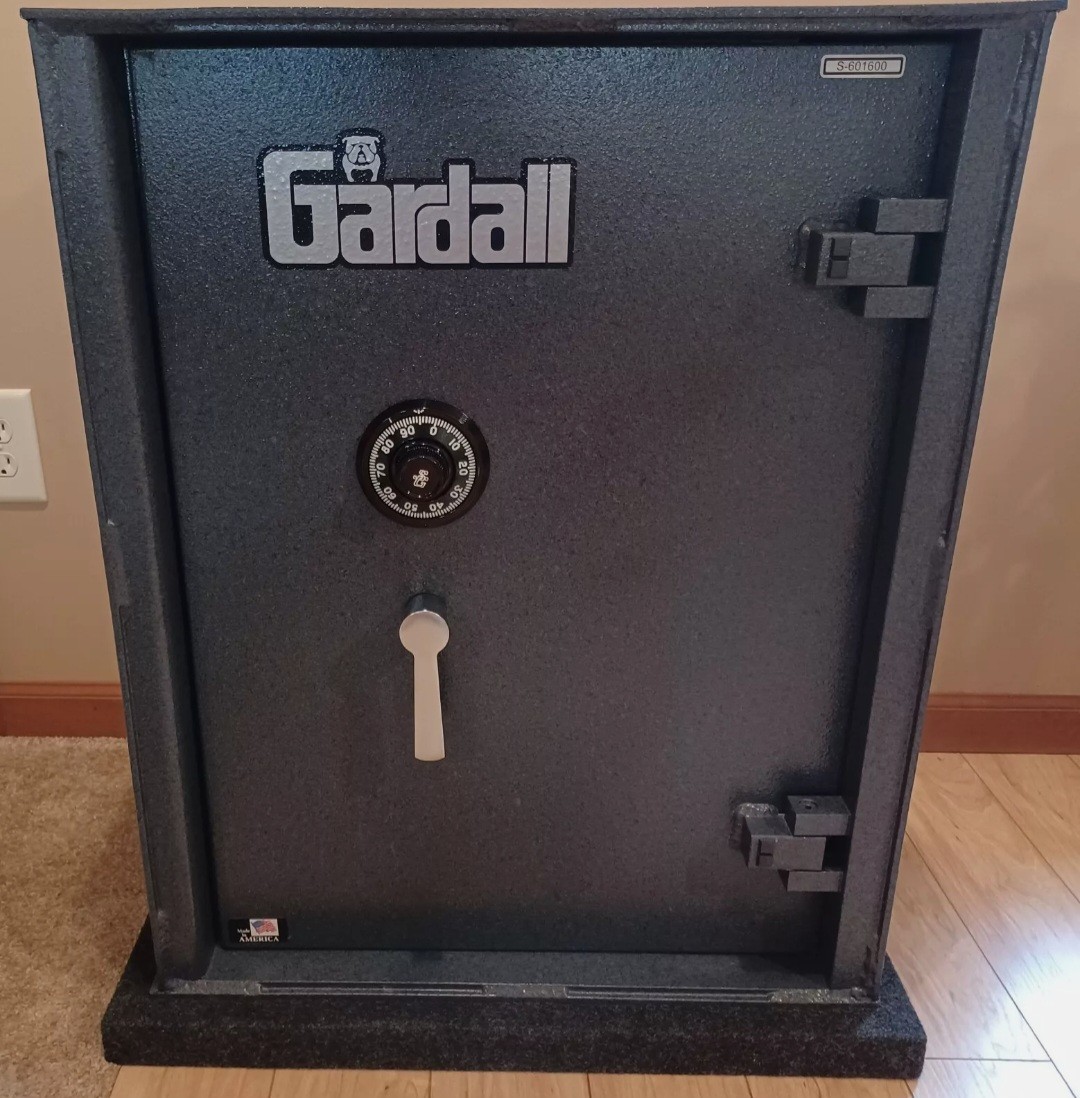 Gardall B2815 Burglary Safe upgraded lock