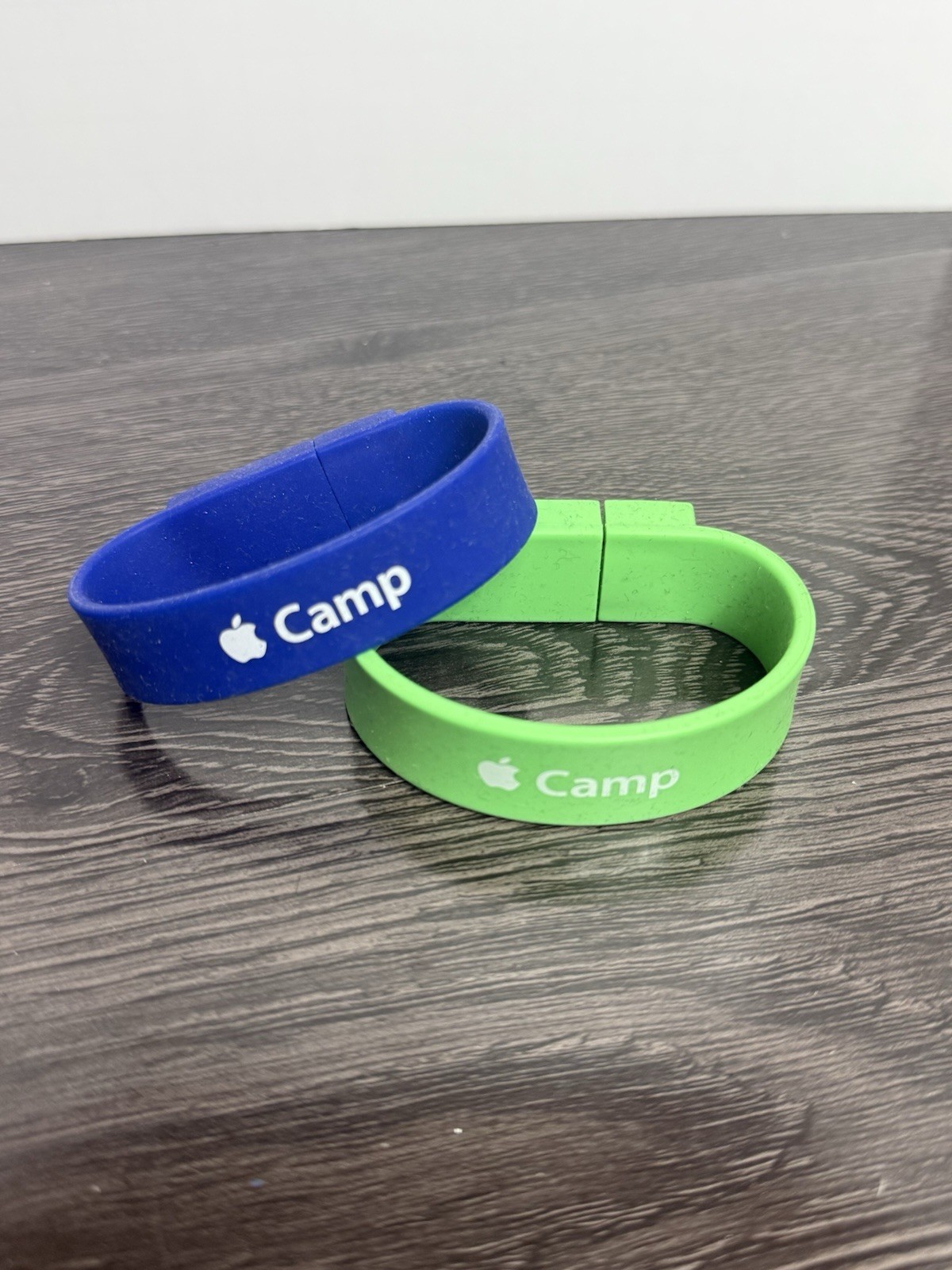 NEW  Apple Camp USB Bracelet: Blue  (500 MB)