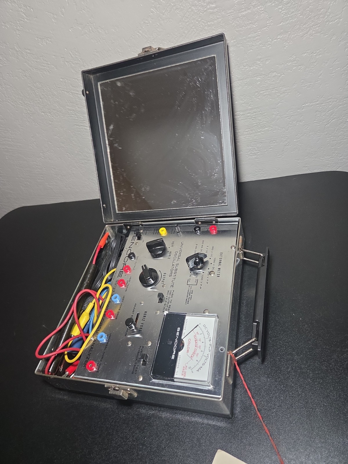 Sencore SS137 Sweep Circuit Analyzer - Power On - Untested