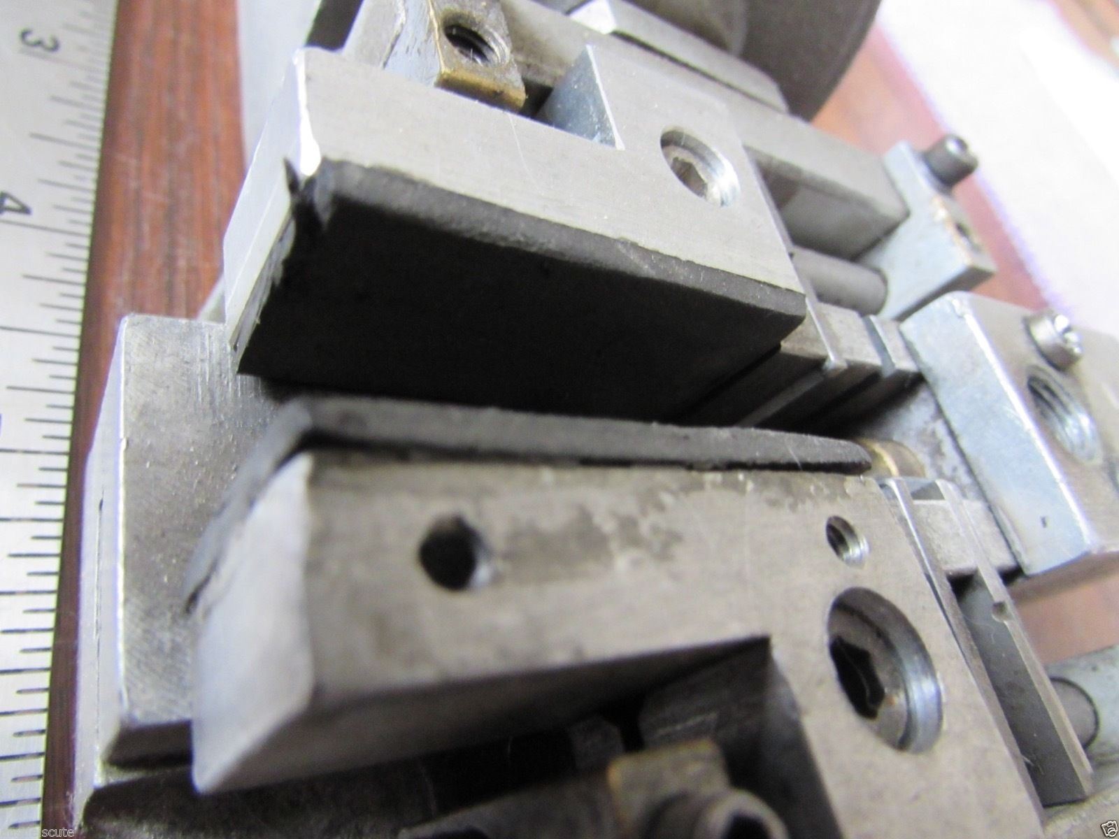 PCB Line Automated Pneumatic Wire Stripper 18800 Header Pin