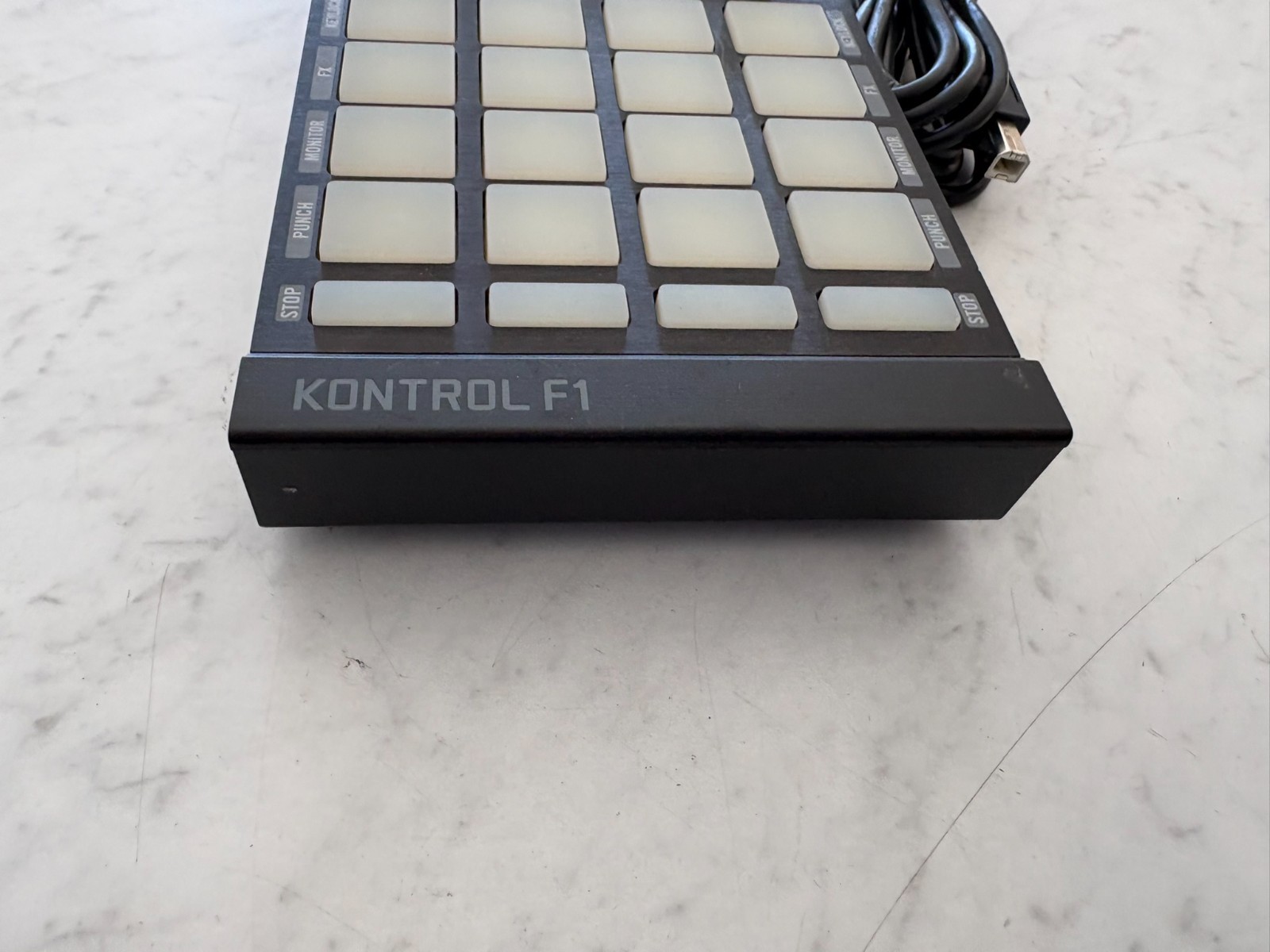 native instruments traktor kontrol F1