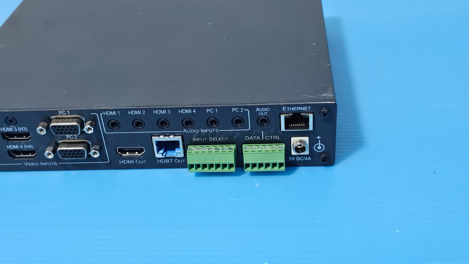 Kramer VP-440 6-Input Presentation Switcher/Scaler Used