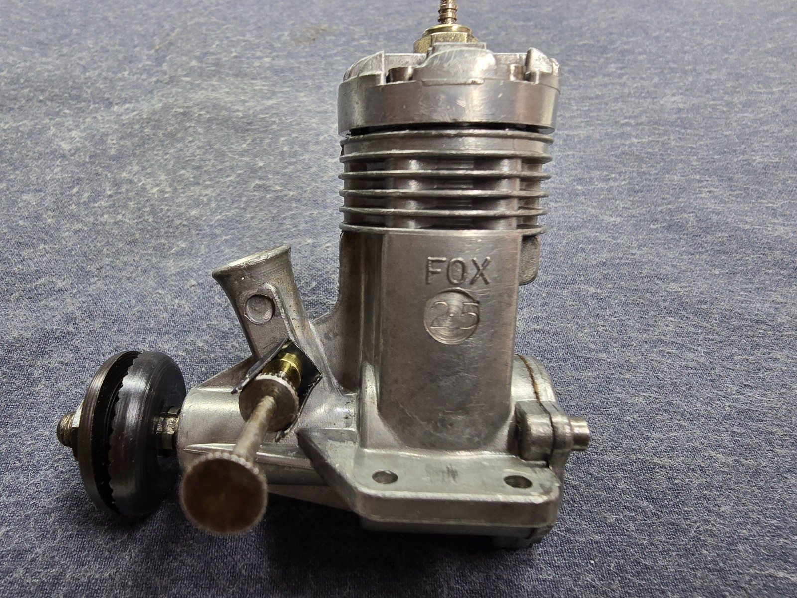 Fox 25 Stunt Control Line Model Airplane Engine w/Glow Plug