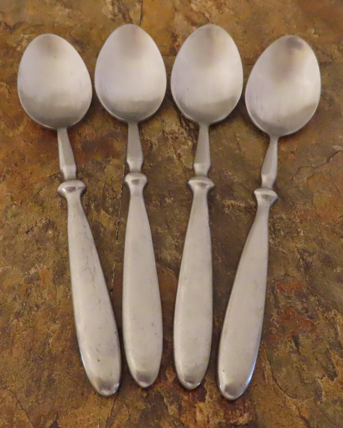 Hampton Bistro Set of 4 Teaspoons Spoons Silversmiths Stainless Flatware Lot E