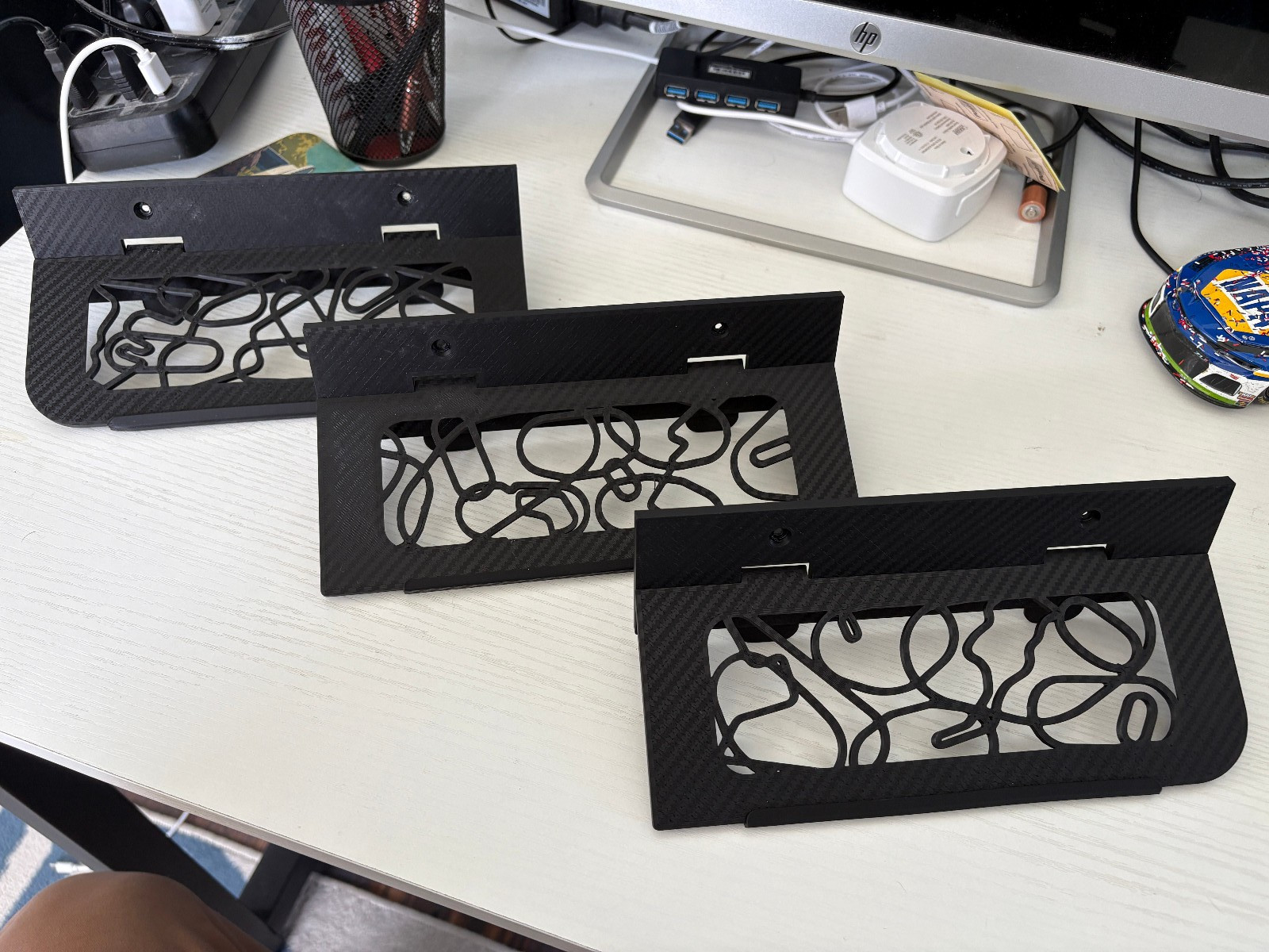 1:24 NASCAR die-cast Wall Mount Display, Set of 3, Carbon Fiber Look PLEASE READ