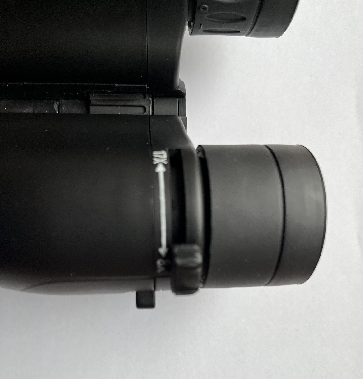 Celestron Focusview 8-17x25 Multi-purpose W/Zoom Magnification