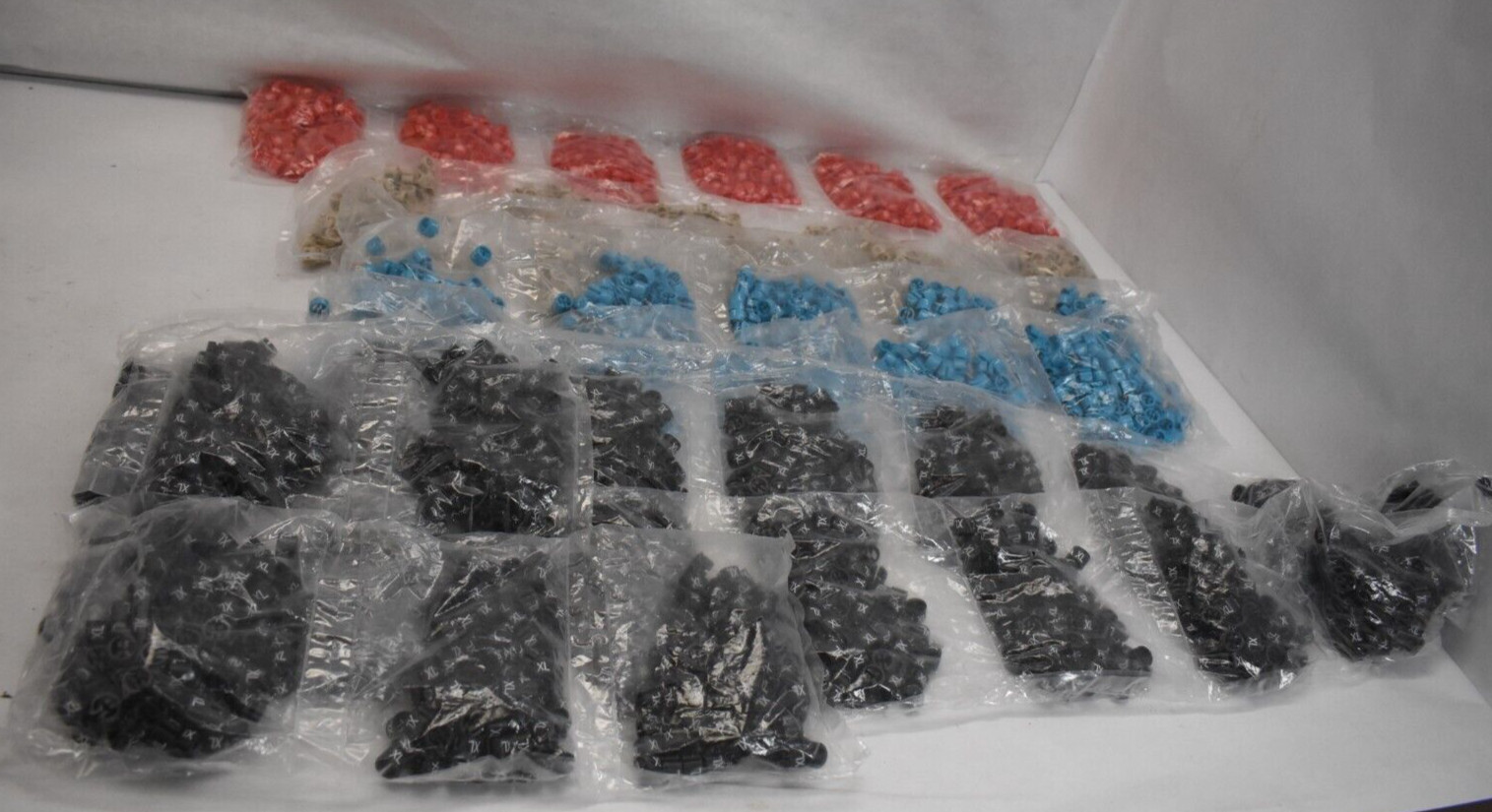 Assorted Clothes Hanger Size Markers S/L/XL/10 Snap On Size Dividers 46 Packs