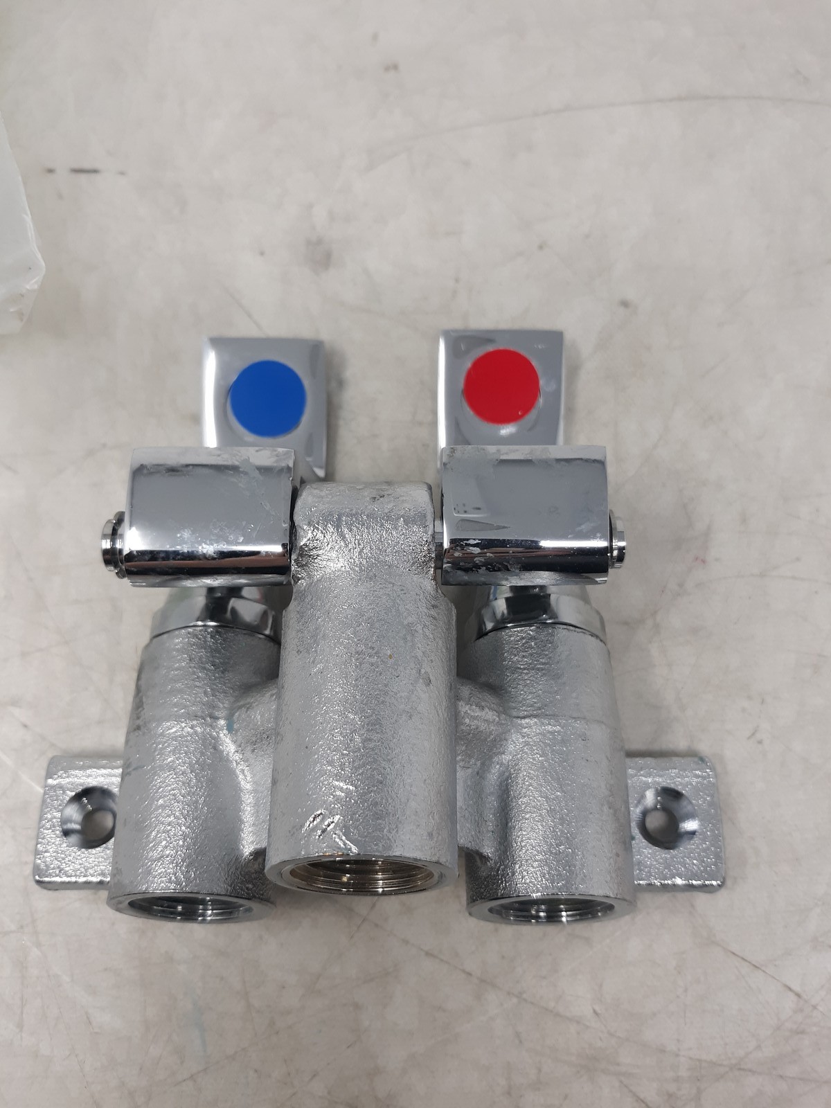 Dual Handle Wall Mount Faucet Valve Body 1/2" FIP Inlets – Hot & Cold Water