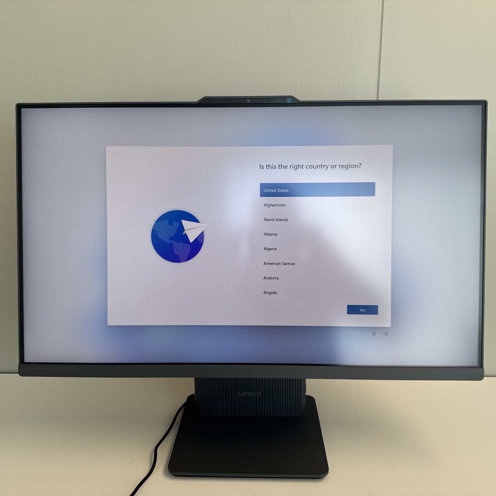 Lenovo 27" AIO Ryzen 5 8645HS 16GB  1TB SSD Radeon 760M Fast WiFi 6 Win11