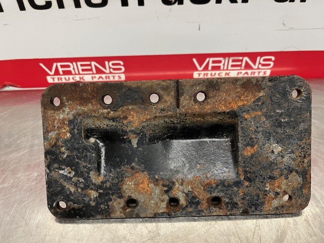 PETERBILT PETERBILT BRACKET-BASE SLEEPER LOWER LH 29-02378L
