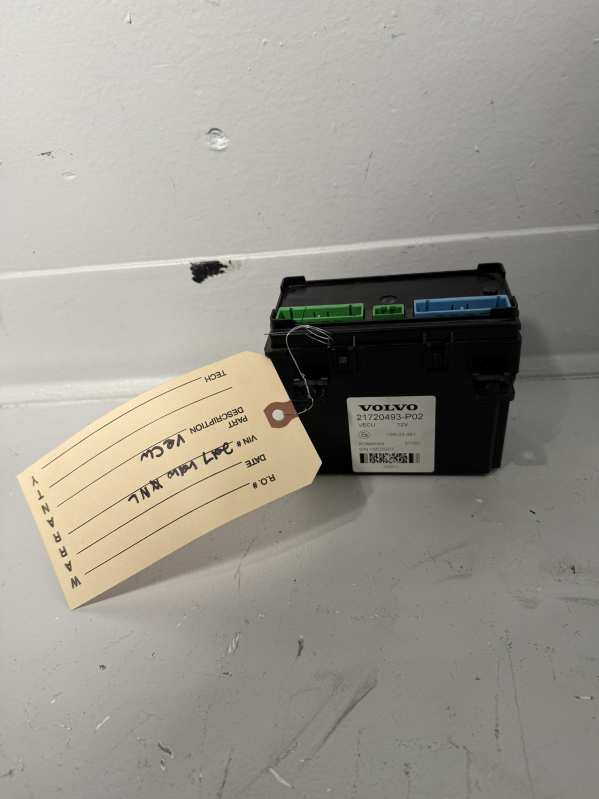 21720493-P02 VOLVO VNL CAB CONTROL UNIT MODULE 3683510