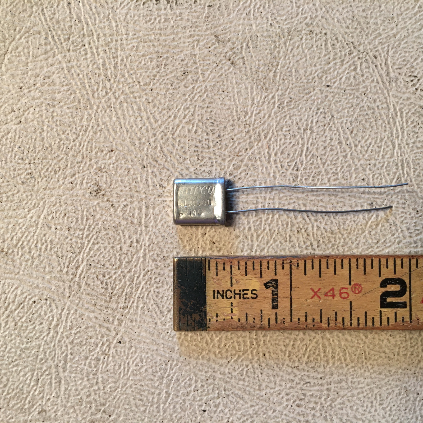 Quartz Crystal 61.0500 Mc, NOS